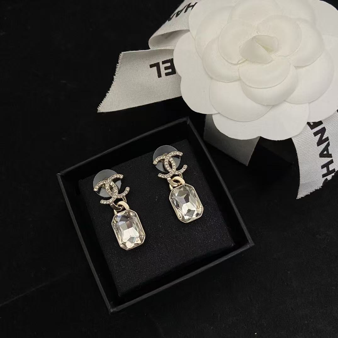 CHANE1 ダブルC スクエア ダイヤモンド スタッドピアス【50％割引+送料無料】