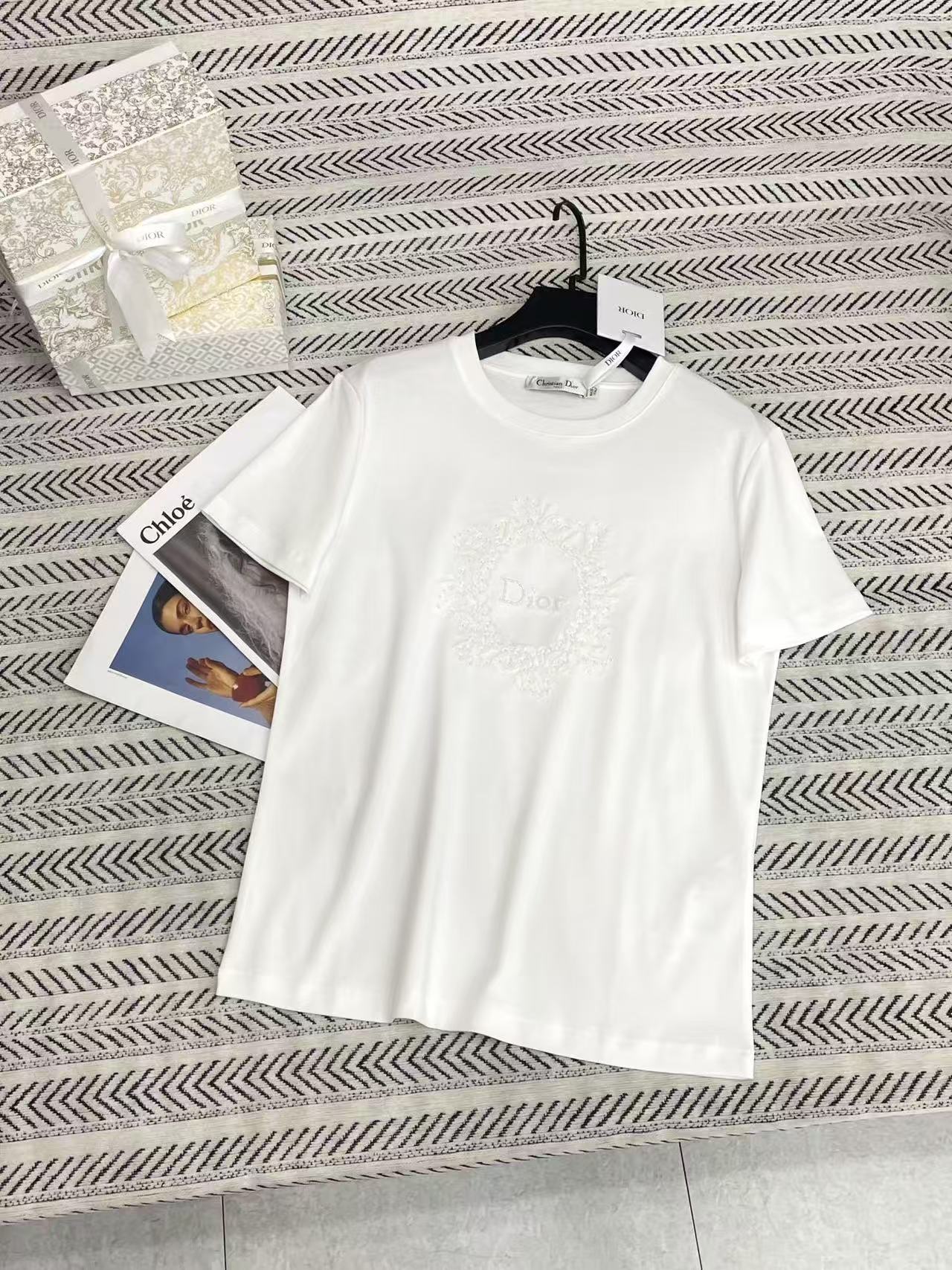 DIOR スパンコール刺繍レターTシャツ【50％割引+送料無料】