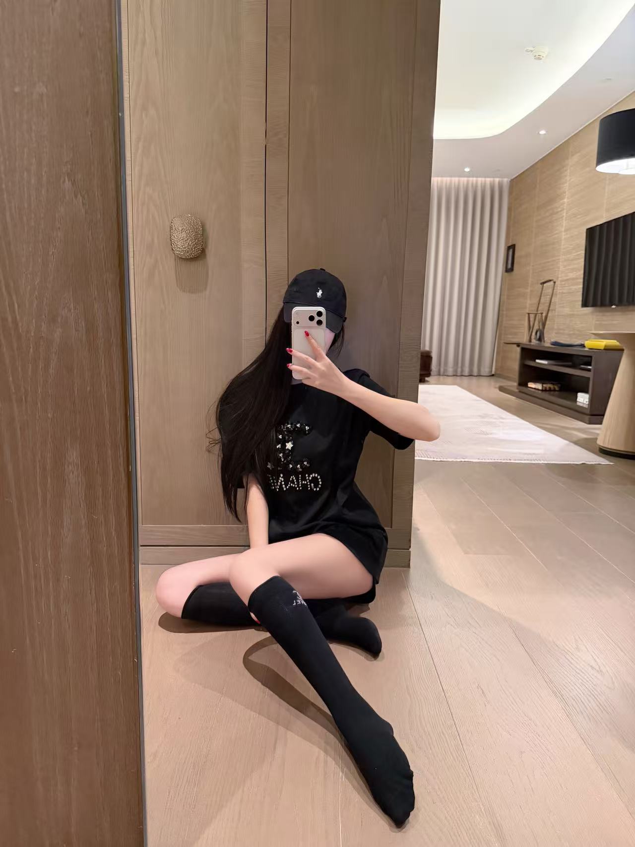 CHANE1 スパンコールビーズTシャツ【50％割引+送料無料】