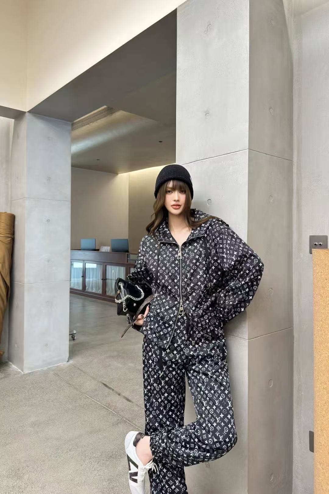 LVプリントフード付きジャケット+パンツのツーピースセット【50％割引+送料無料】