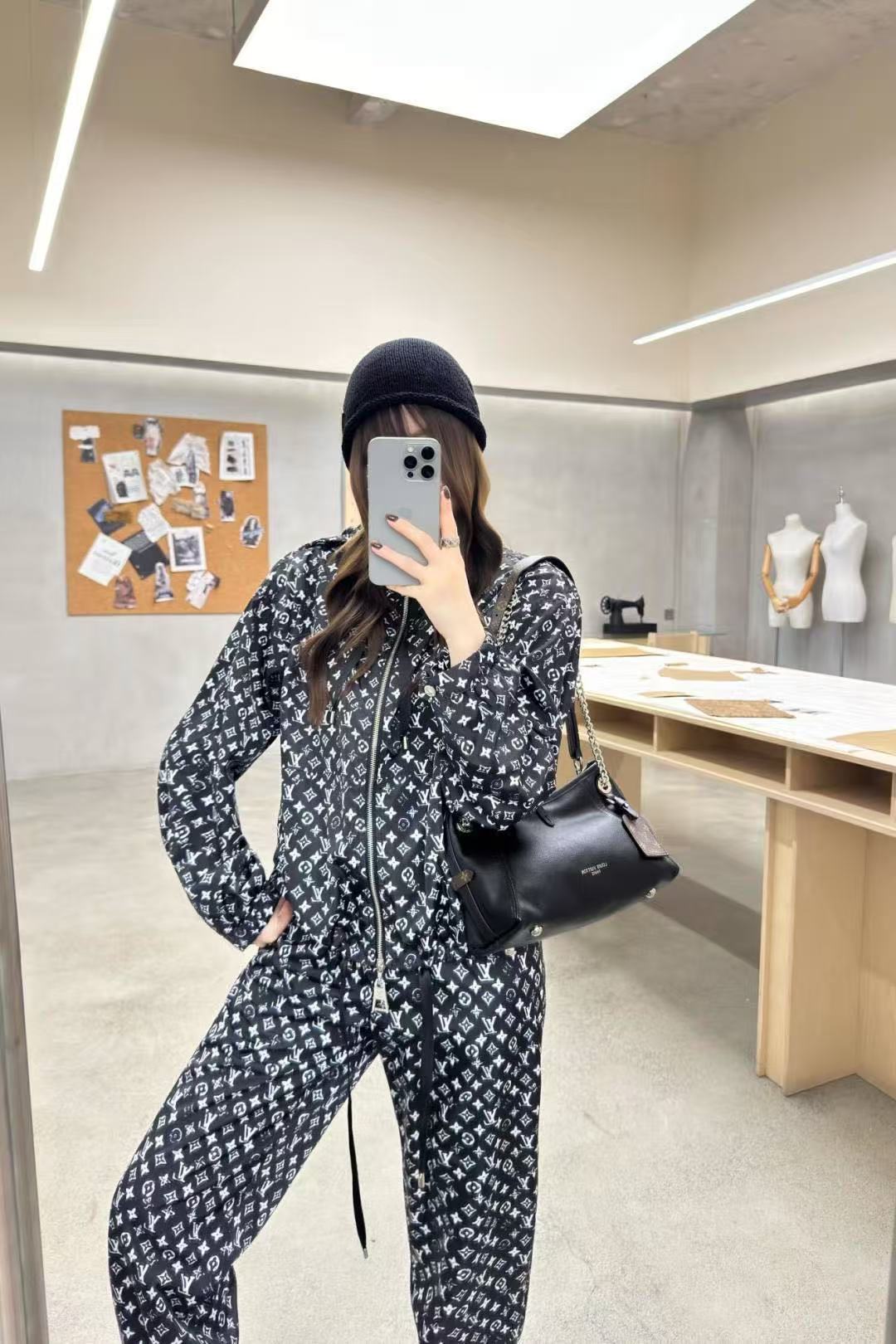 LVプリントフード付きジャケット+パンツのツーピースセット【50％割引+送料無料】