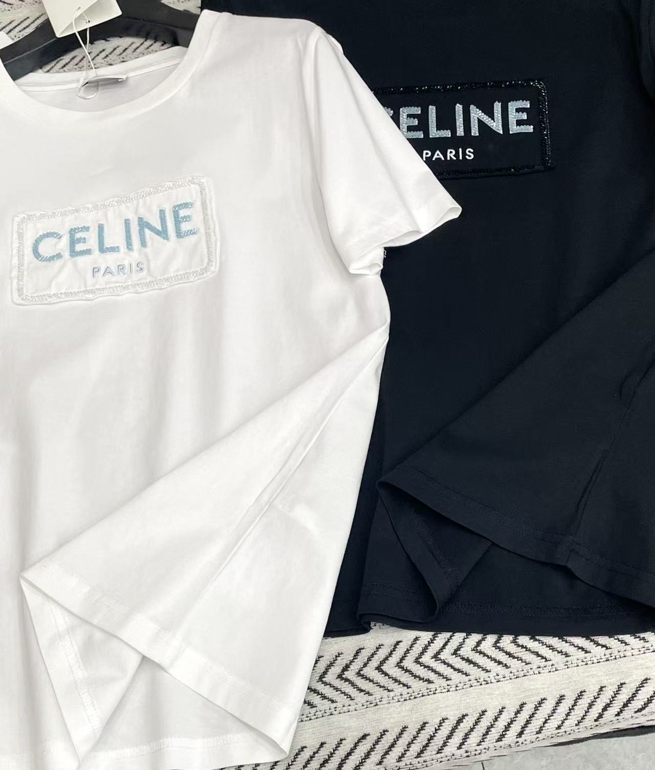 CEL1NE ビーズ刺繍レターTシャツ【50％割引+送料無料】
