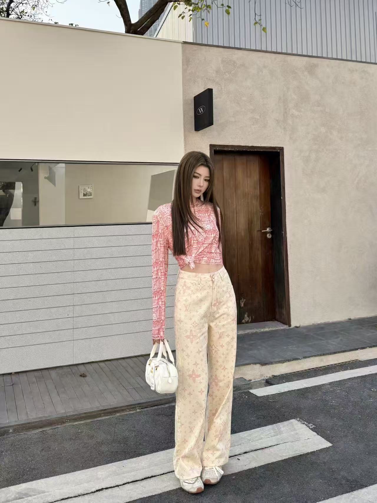 LVプリントTシャツ+パンツのツーピースセット【50％割引+送料無料】