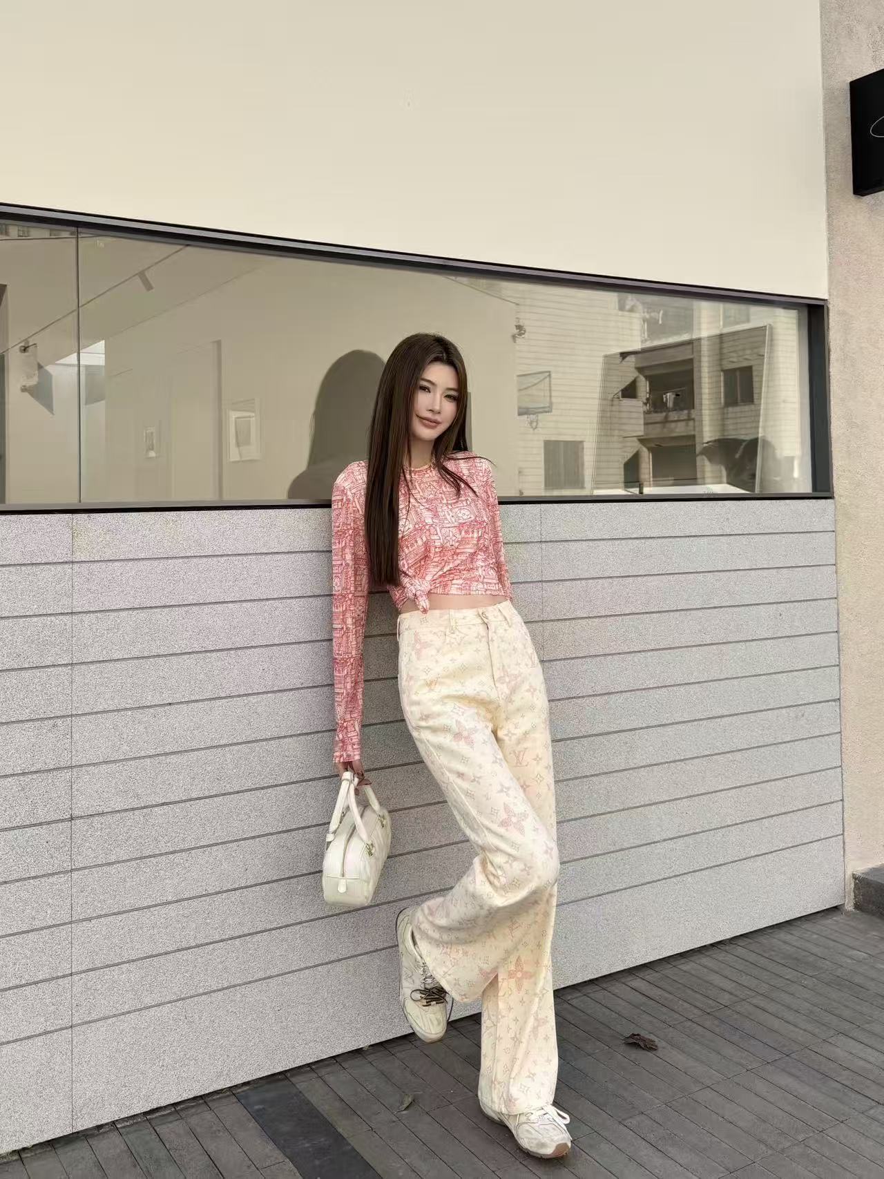 LVプリントTシャツ+パンツのツーピースセット【50％割引+送料無料】