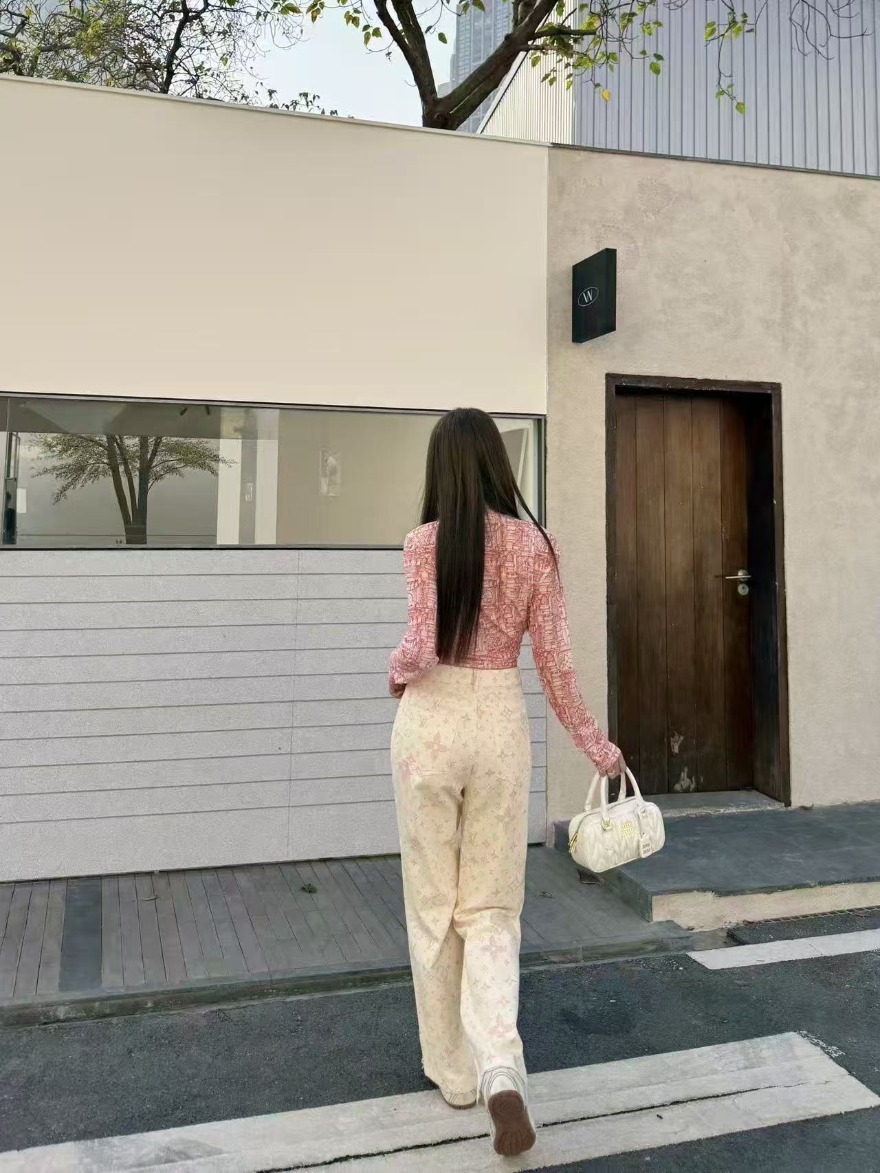 LVプリントTシャツ+パンツのツーピースセット【50％割引+送料無料】