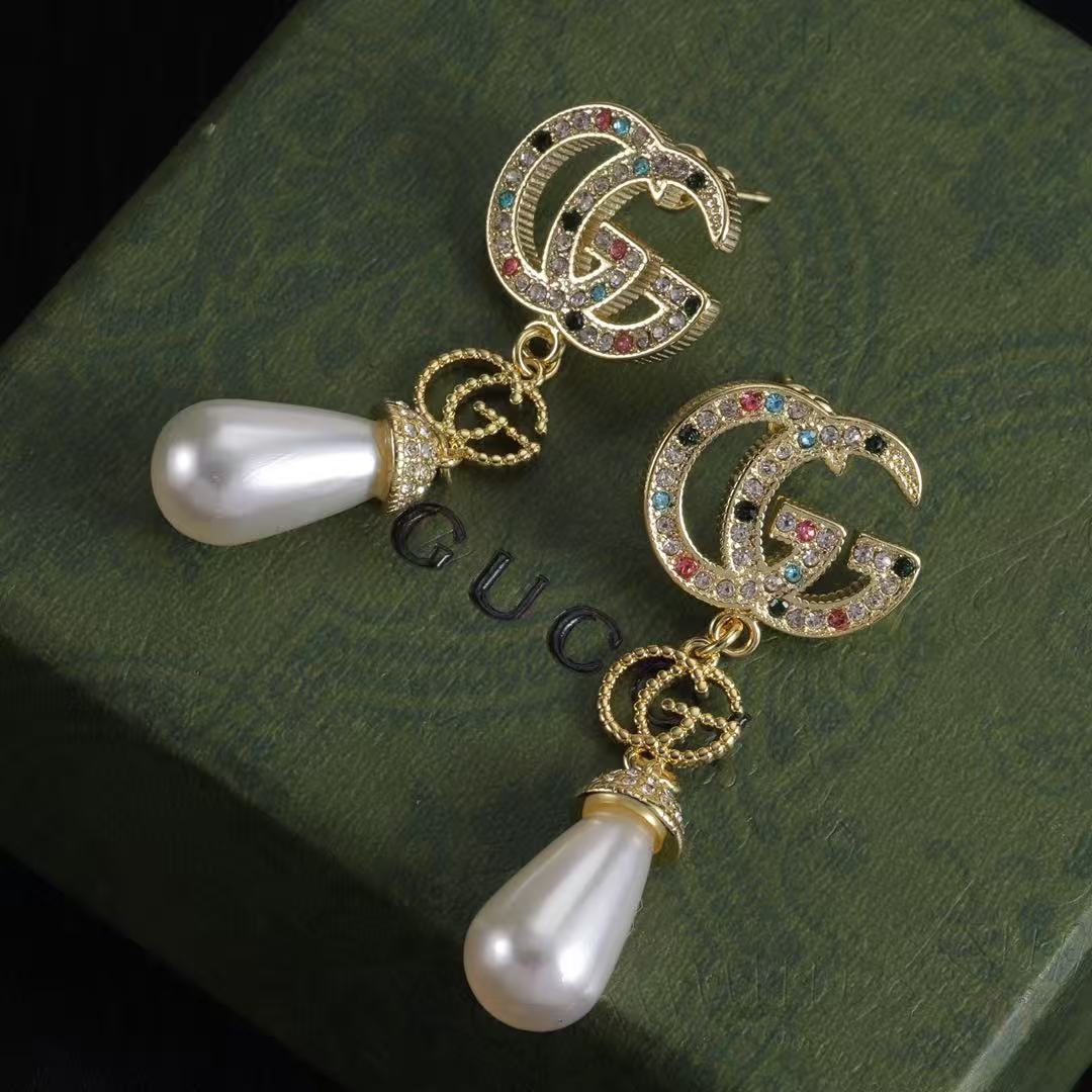 GUCC1 カラーダイヤモンドパールスタッドイヤリング【50％割引+送料無料】