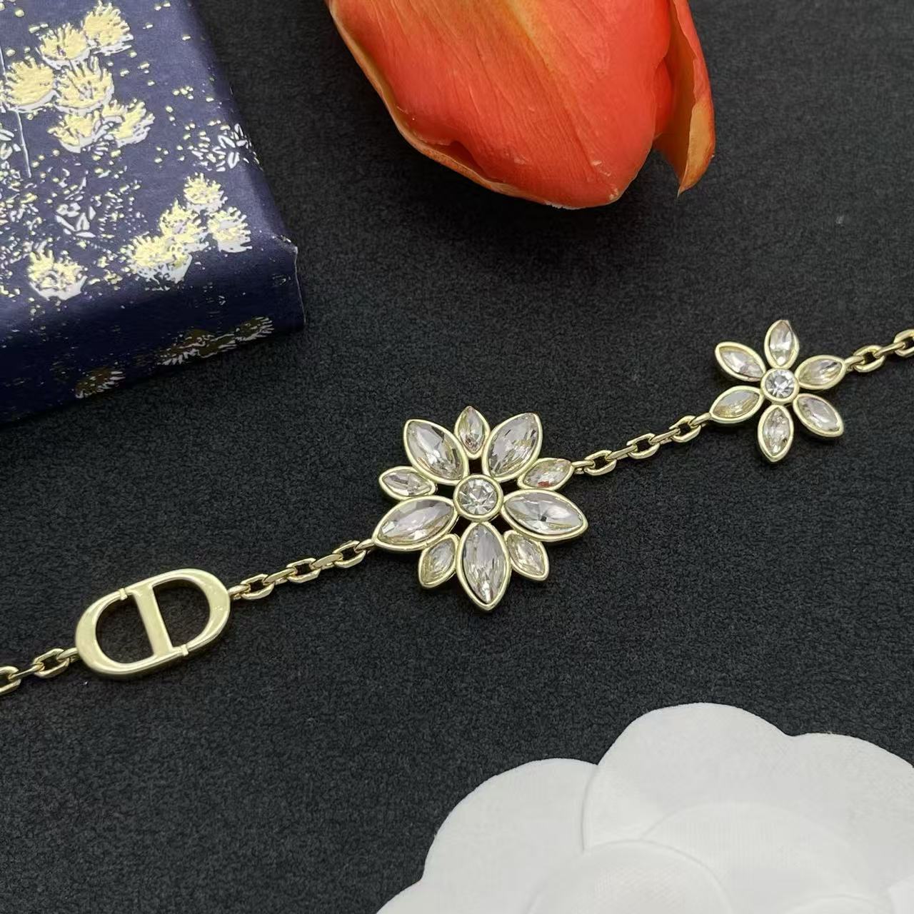 DI0Rダイヤモンドフラワーブレスレット【50％割引+送料無料】