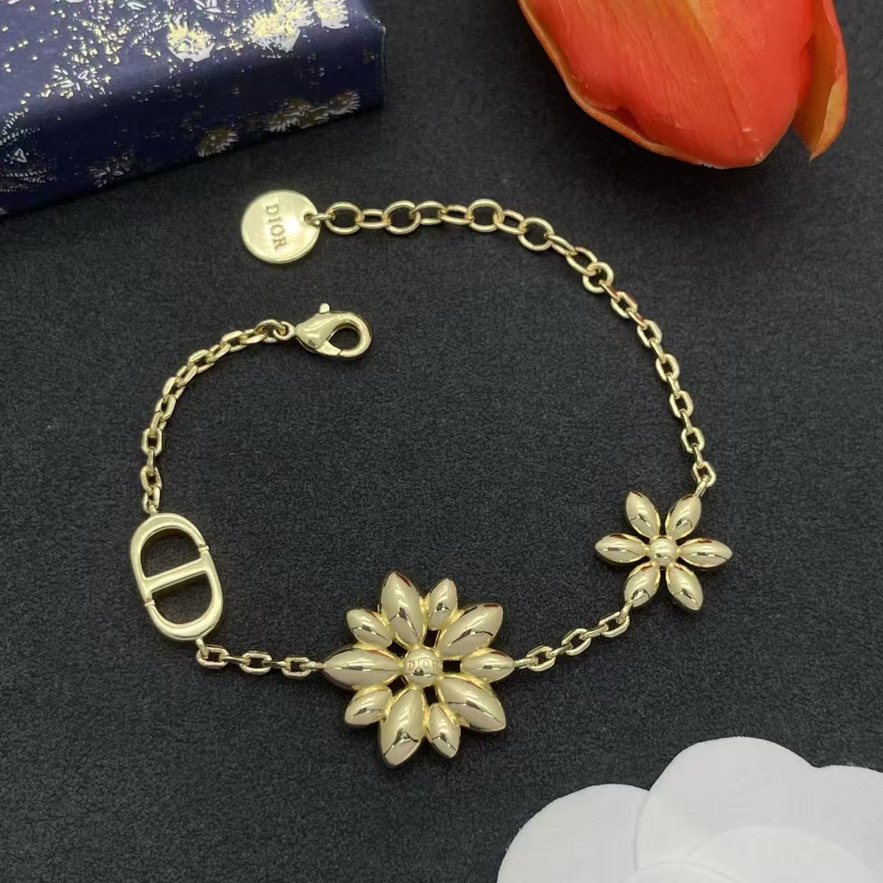 DI0Rダイヤモンドフラワーブレスレット【50％割引+送料無料】