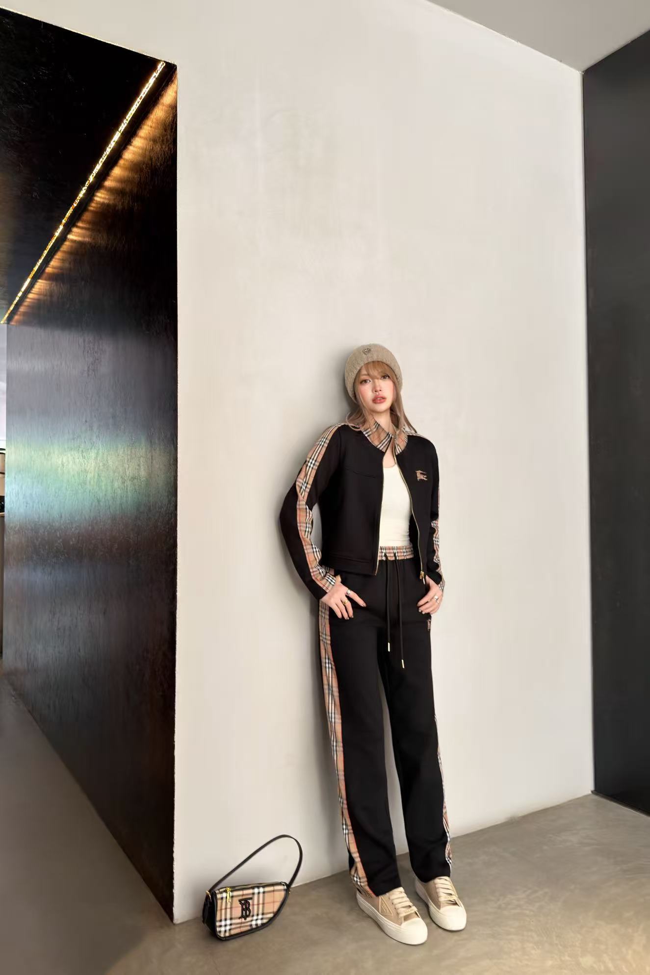 BUR8ERRY 高品質スタンドカラージャケット+パンツ ツーピースセット【50％割引+送料無料】