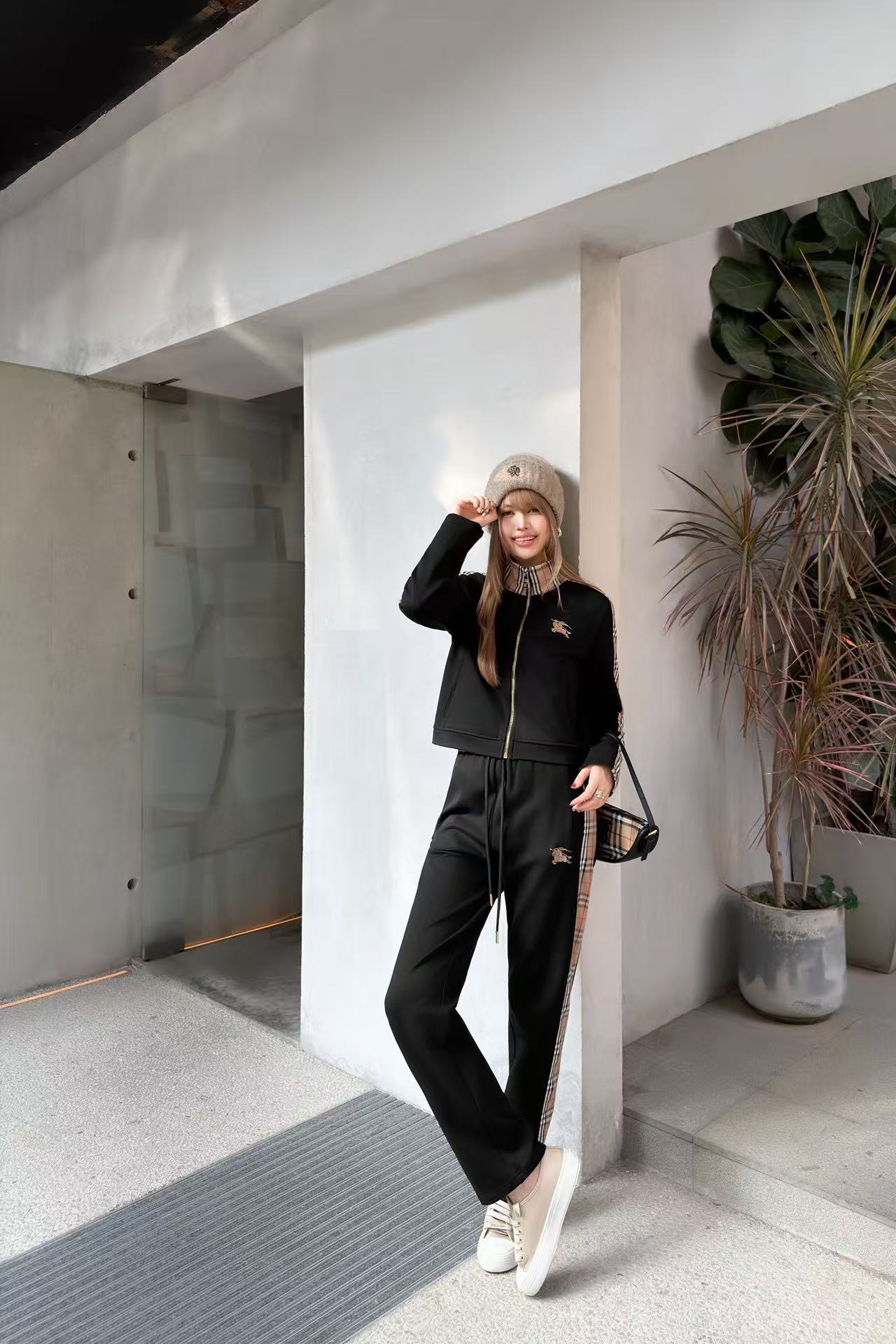 BUR8ERRY 高品質スタンドカラージャケット+パンツ ツーピースセット【50％割引+送料無料】