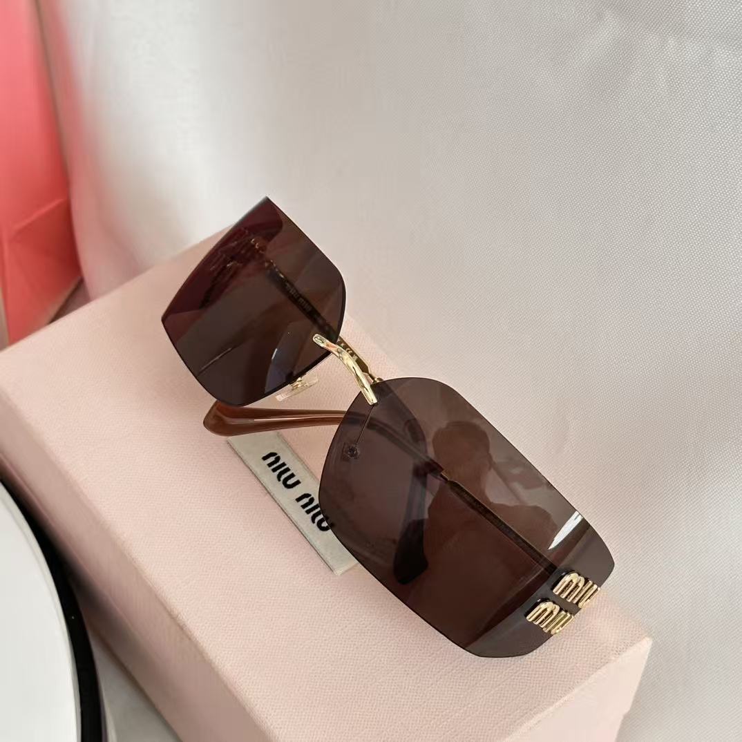 M1UM1U 高品質サングラス【50％割引+送料無料】