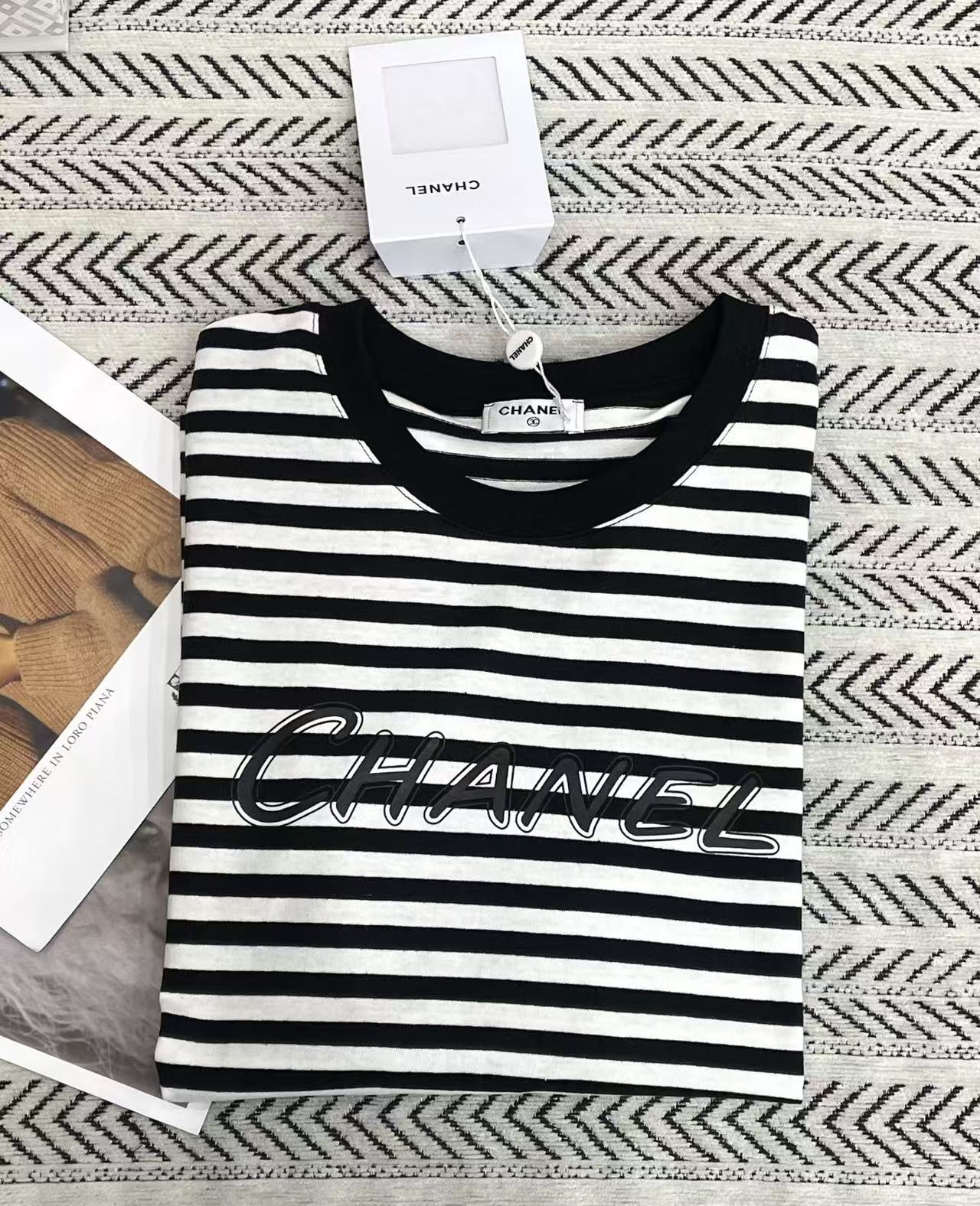 CHANE1 ストライプレターTシャツ【50％割引+送料無料】