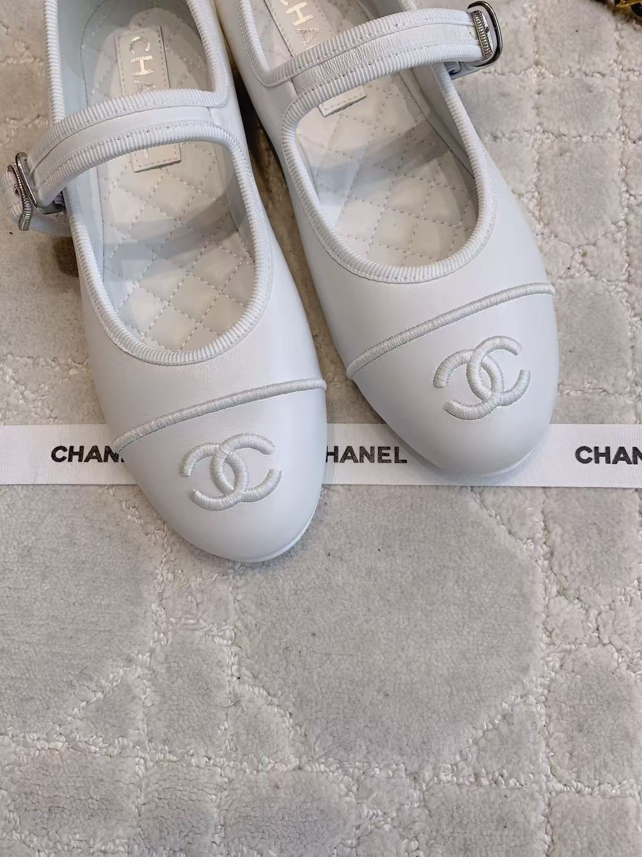 CHANE1 高品質ダブルCラムスキンフラットシューズ【50％割引+送料無料】