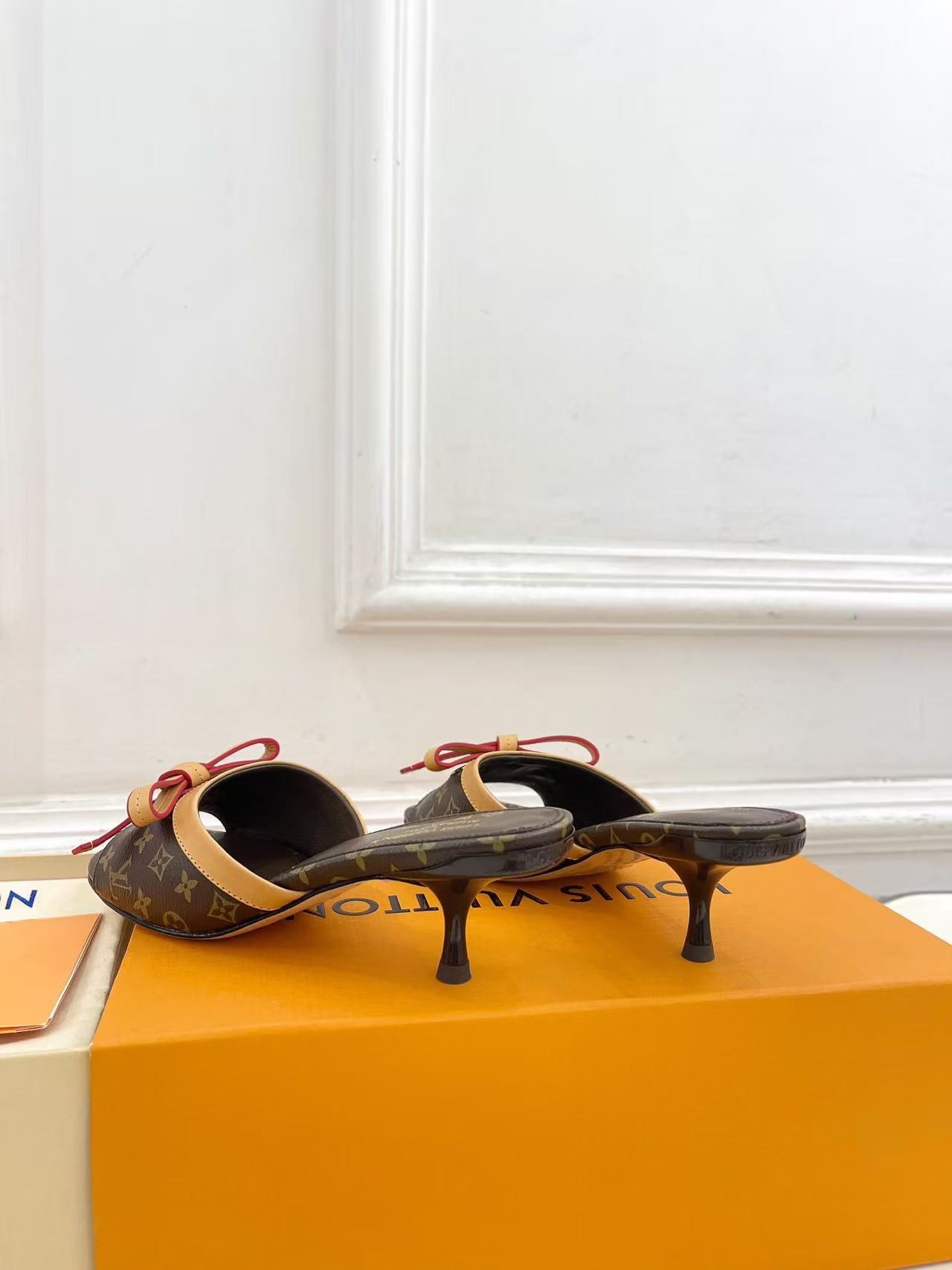 LVの高品質ラムスキンボウローヒールシューズ【50％割引+送料無料】