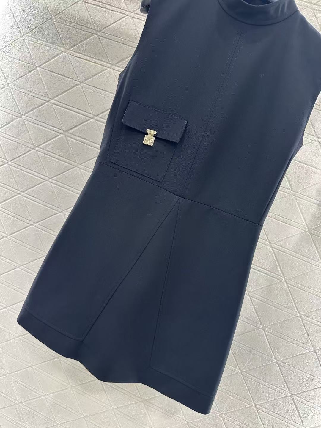 LVミニマリストジップアップタートルネックドレス【50％割引+送料無料】