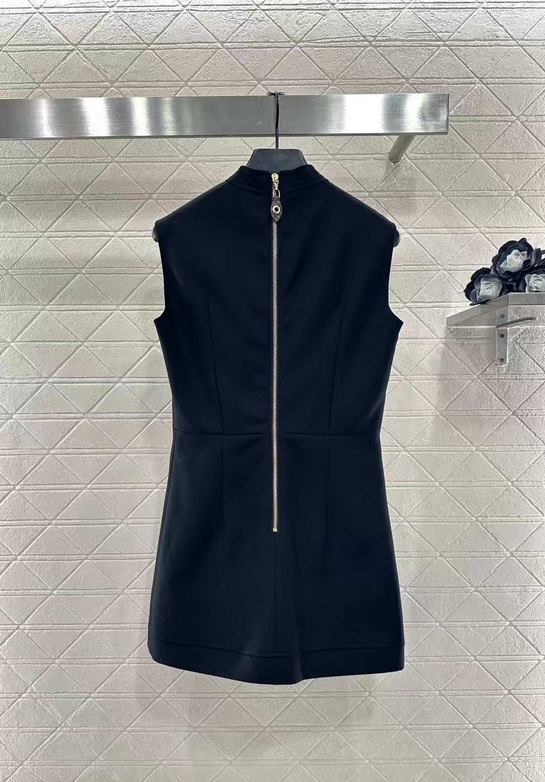 LVミニマリストジップアップタートルネックドレス【50％割引+送料無料】