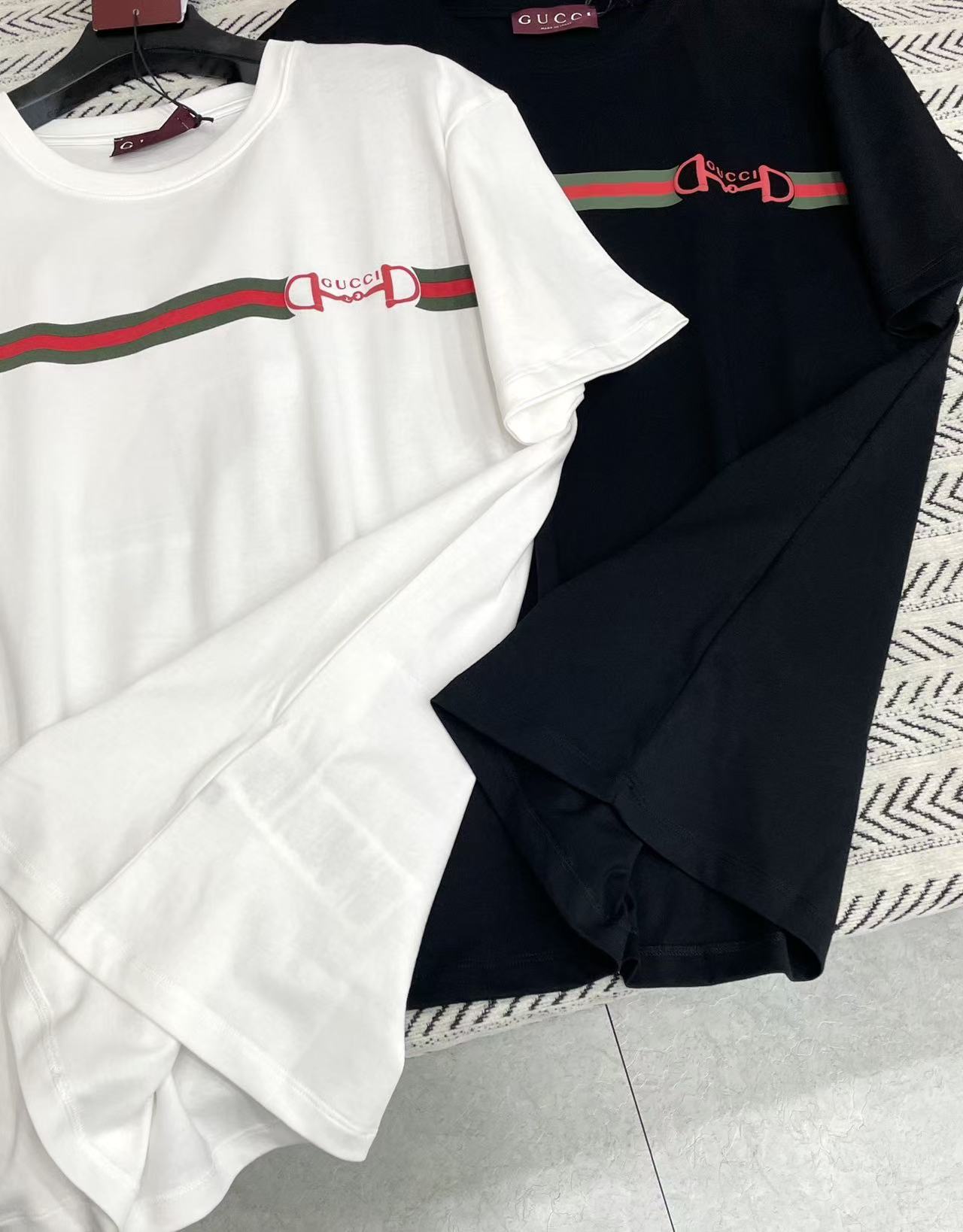 GUCC1 レターTシャツ【50％割引+送料無料】