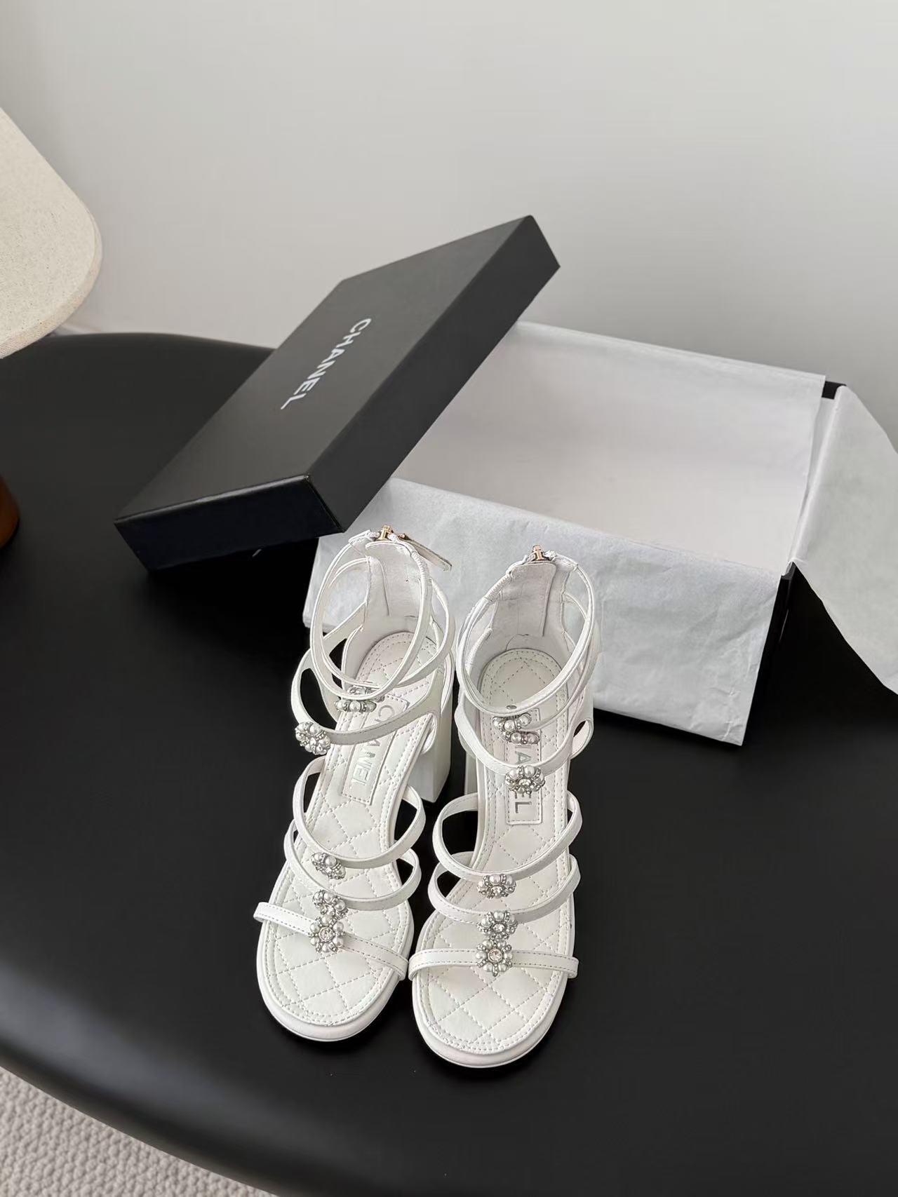 CHANE1高品質カメリアハイヒールサンダル【50％割引+送料無料】