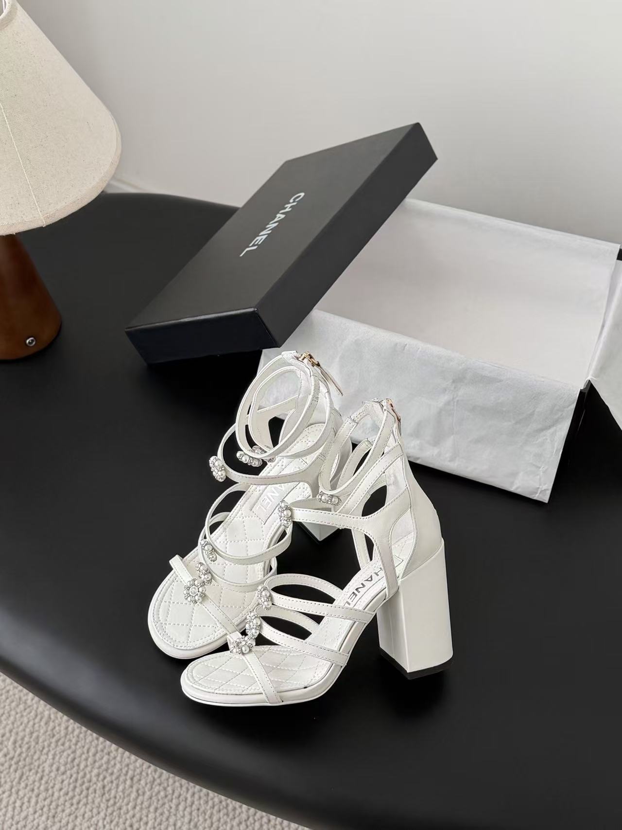 CHANE1高品質カメリアハイヒールサンダル【50％割引+送料無料】
