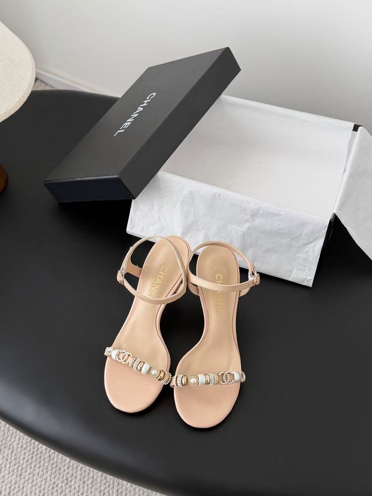 CHANE1 高品質ダブルCパールローヒールシューズ【50％割引+送料無料】