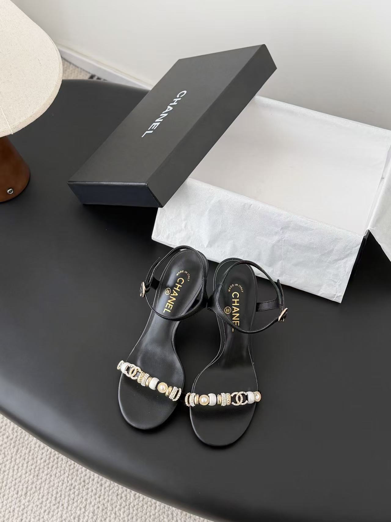 CHANE1 高品質ダブルCパールローヒールシューズ【50％割引+送料無料】