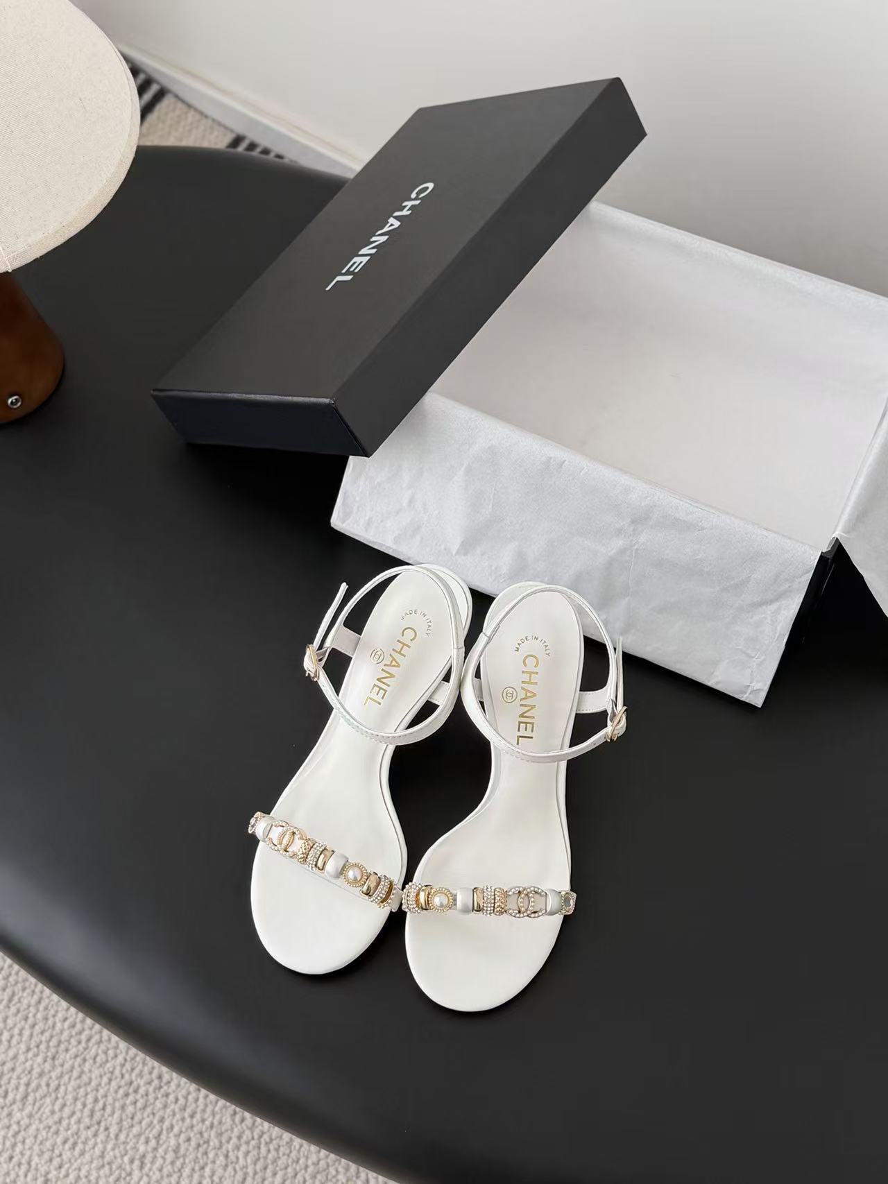 CHANE1 高品質ダブルCパールローヒールシューズ【50％割引+送料無料】