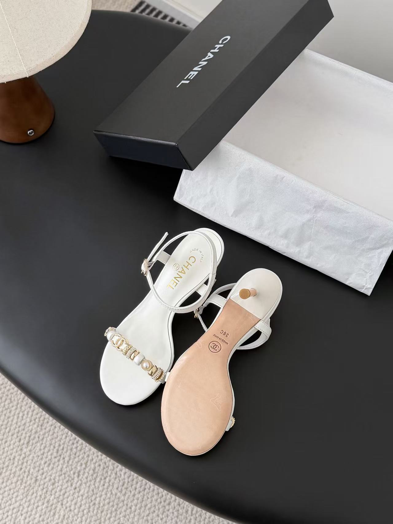 CHANE1 高品質ダブルCパールローヒールシューズ【50％割引+送料無料】