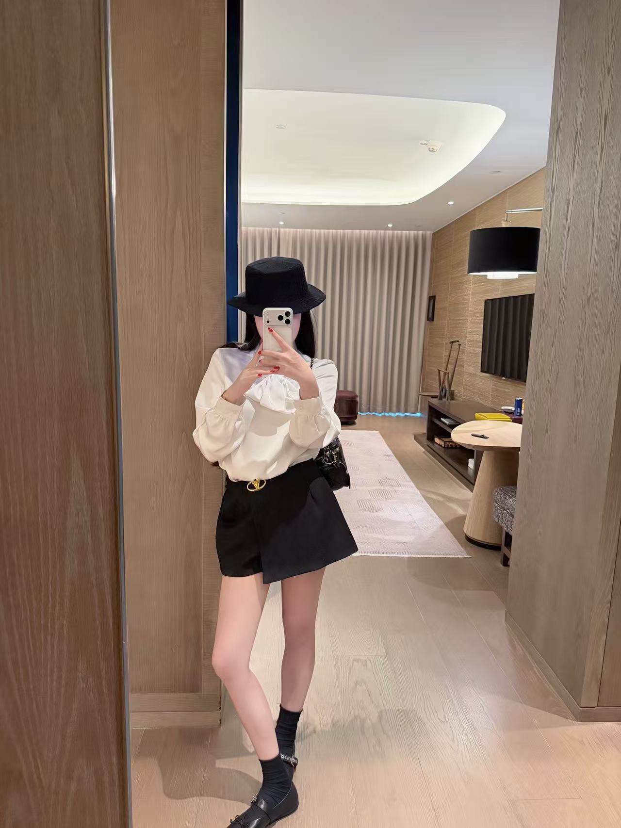 VALENT1NO シルクサテンシャツ＋ショーツ ツーピースセット【50％割引+送料無料】