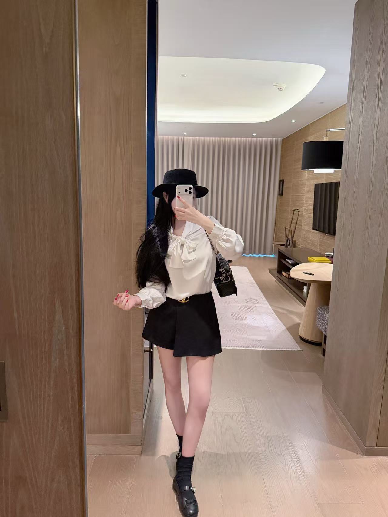 VALENT1NO シルクサテンシャツ＋ショーツ ツーピースセット【50％割引+送料無料】