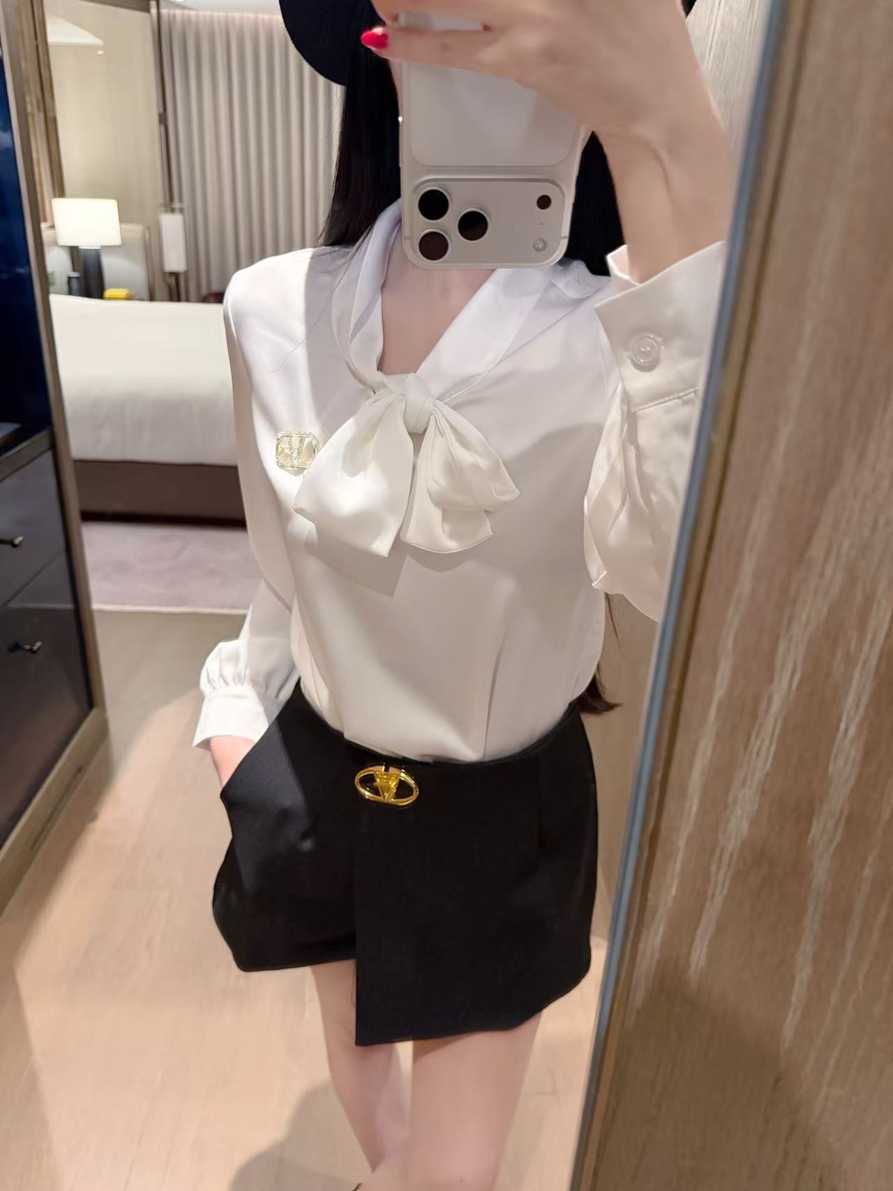 VALENT1NO シルクサテンシャツ＋ショーツ ツーピースセット【50％割引+送料無料】