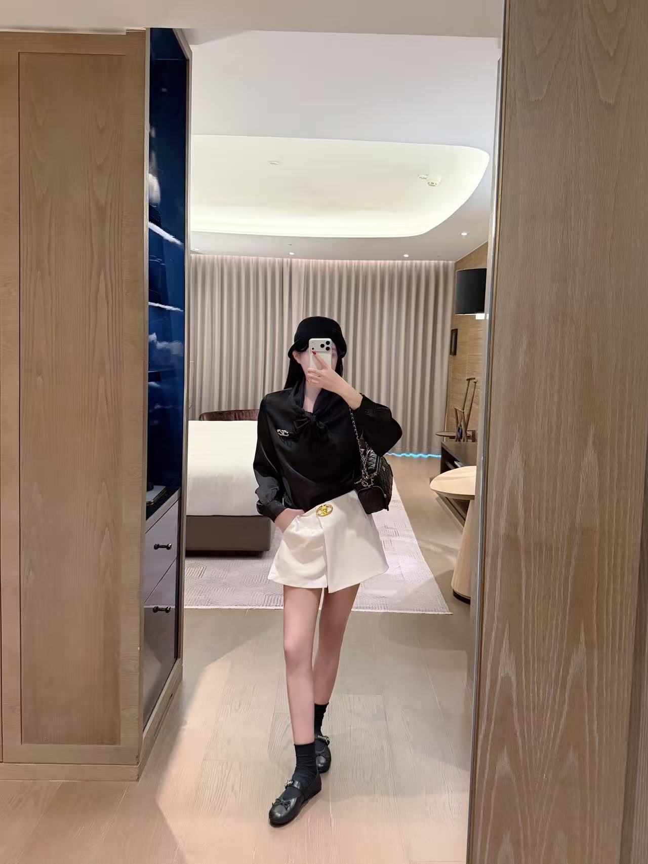 VALENT1NO シルクサテンシャツ＋ショーツ ツーピースセット【50％割引+送料無料】