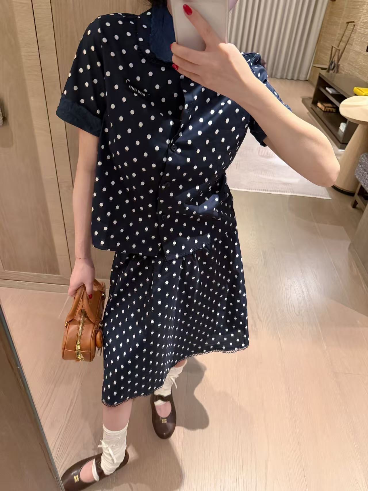 M1UM1U 水玉シャツ＋スカート ツーピースセット【50％割引+送料無料】