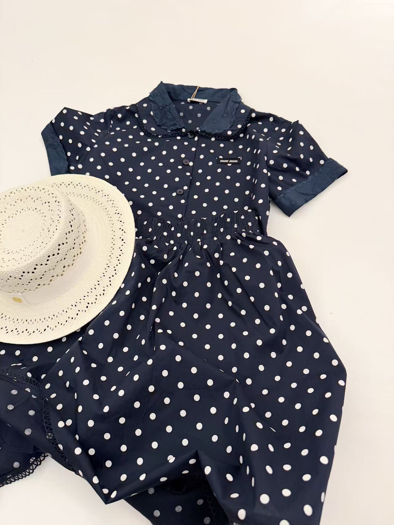 M1UM1U 水玉シャツ＋スカート ツーピースセット【50％割引+送料無料】