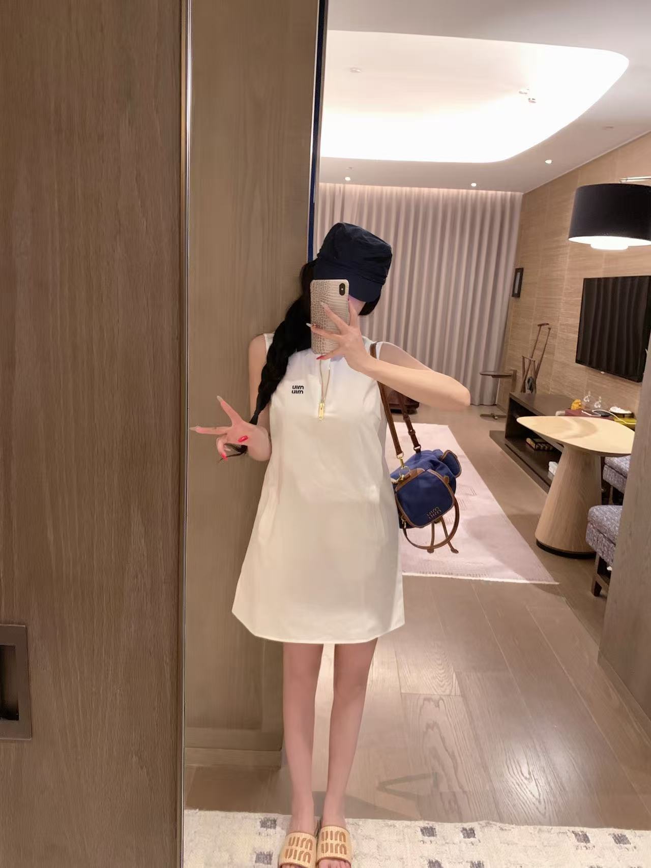 M1UM1U レター ノースリーブ ドレス【50％割引+送料無料】