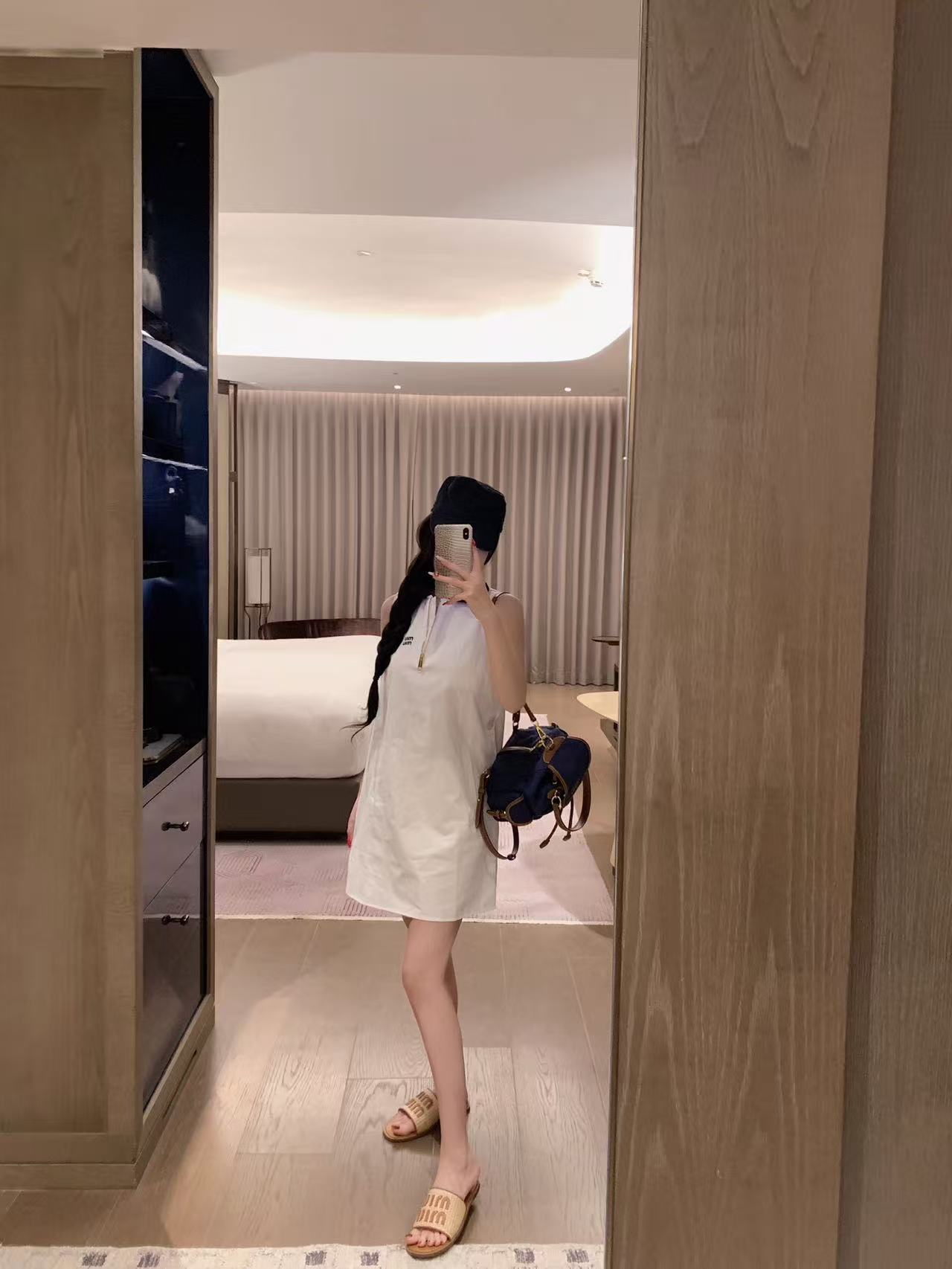 M1UM1U レター ノースリーブ ドレス【50％割引+送料無料】