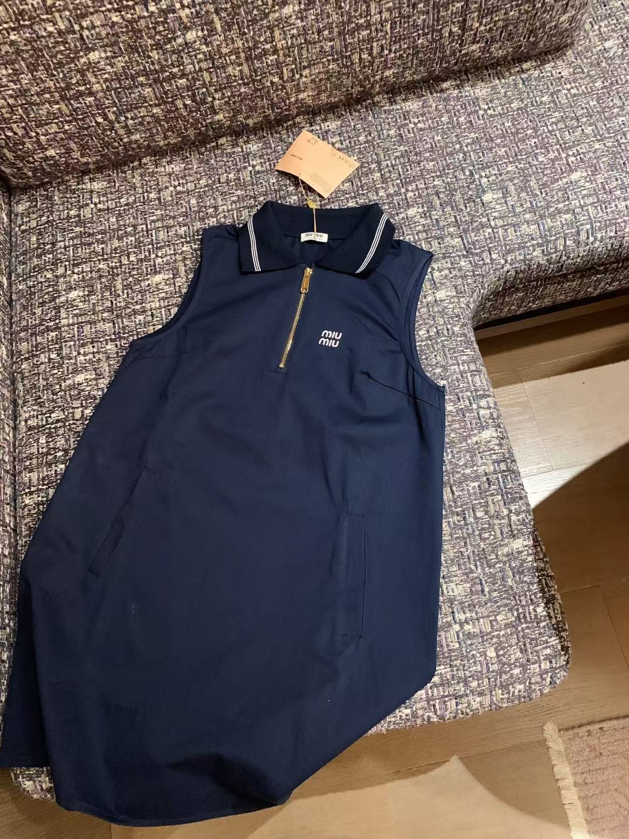 M1UM1U レター ノースリーブ ドレス【50％割引+送料無料】