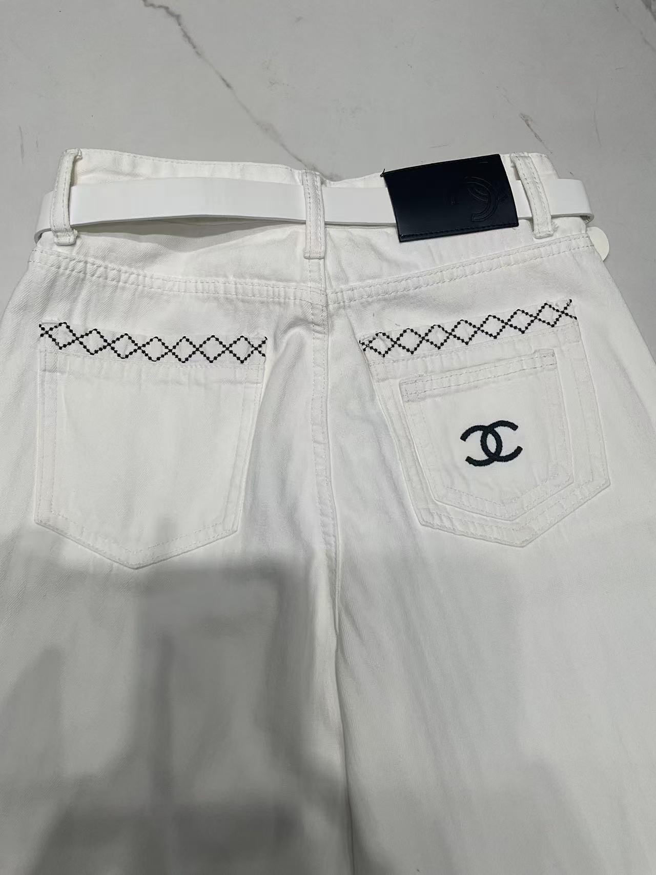 CHANE1 ダブルCとベルト付きジーンズの組み合わせ【50％割引+送料無料】