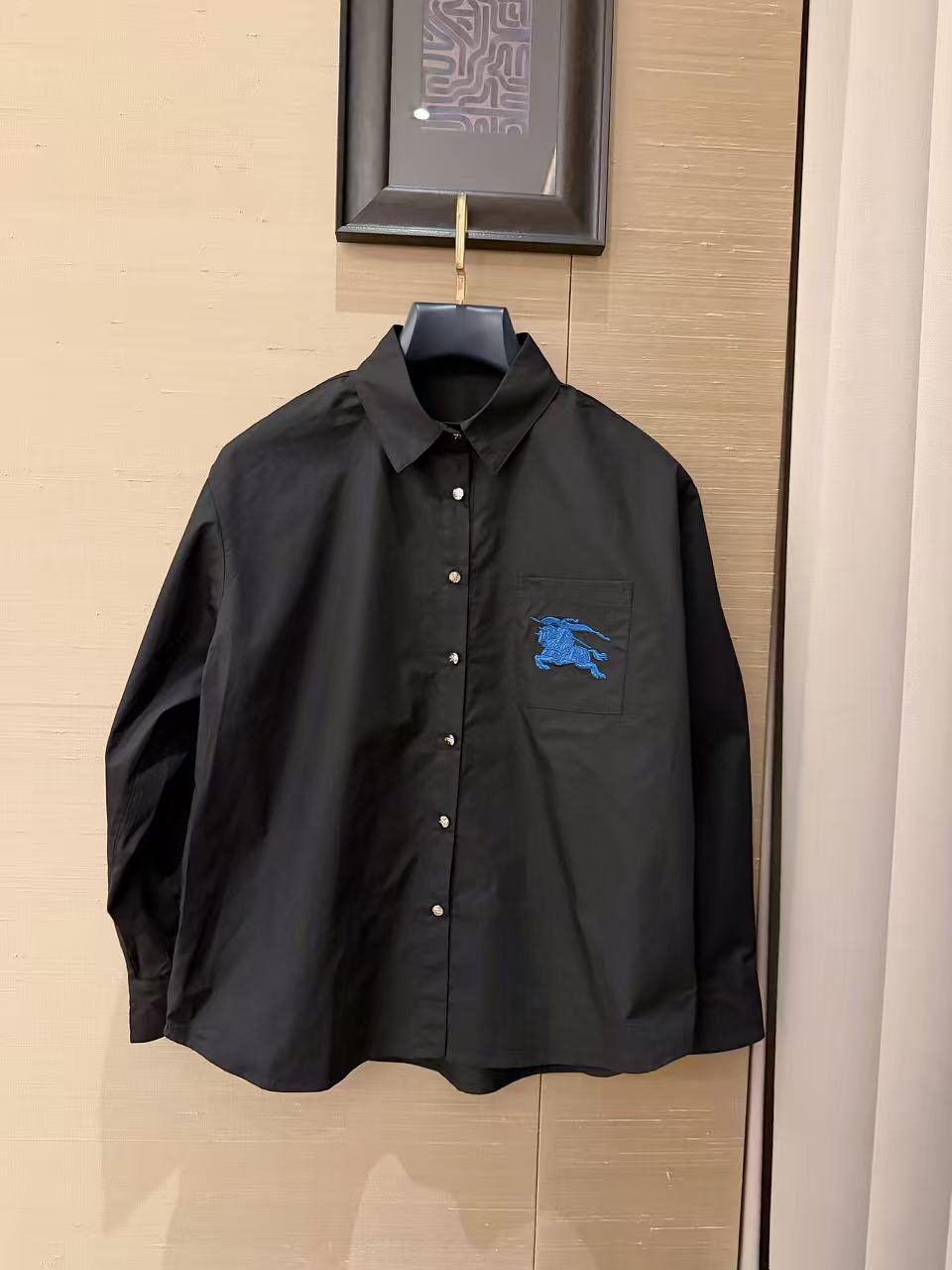 BUR8ERRY ウォーホース レターシャツ【50％割引+送料無料】