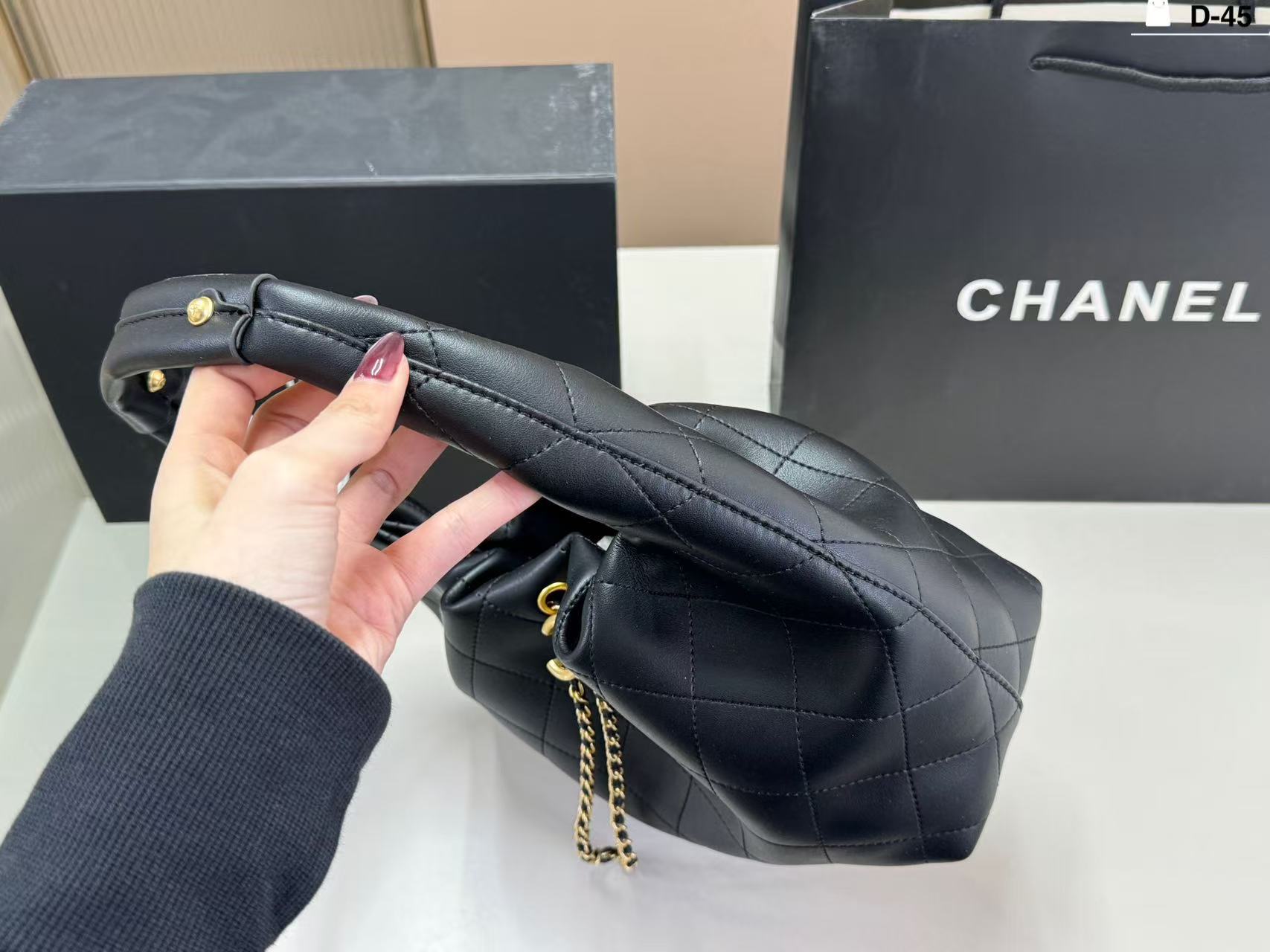 CHANE1Hoboハンドバッグ【50％割引+送料無料】