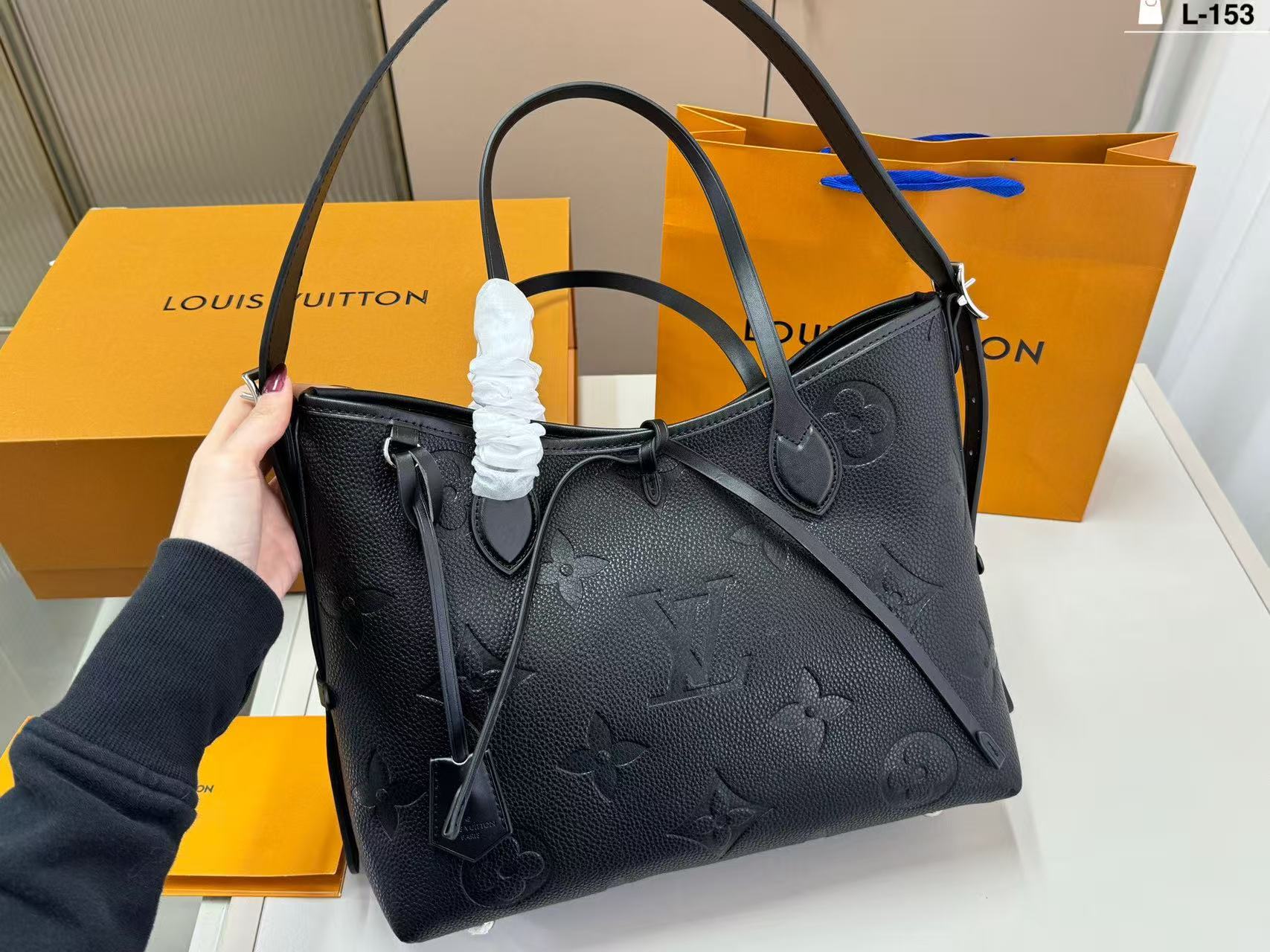 LV Carryall PMハンドバッグ【50％割引+送料無料】