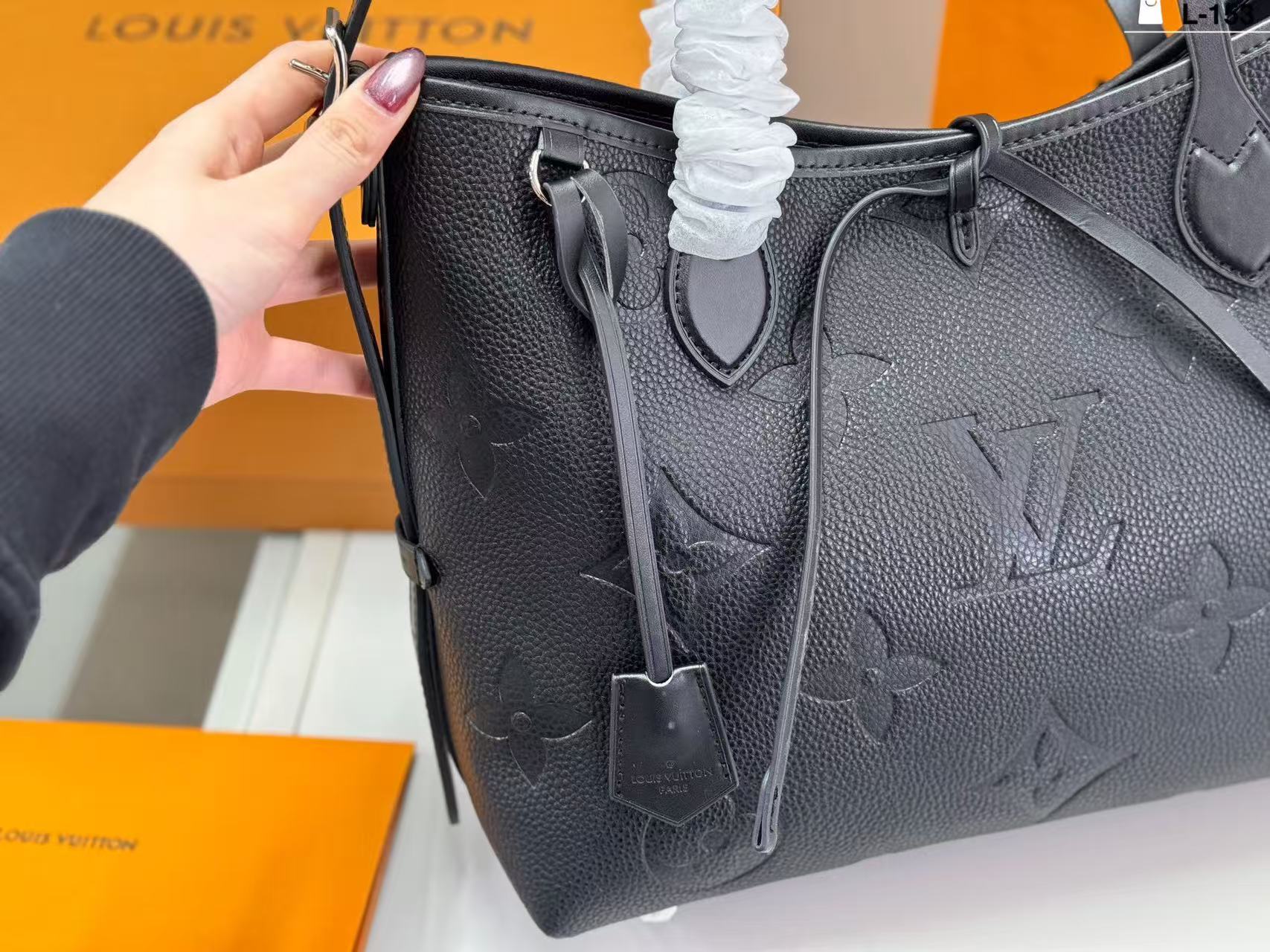 LV Carryall PMハンドバッグ【50％割引+送料無料】
