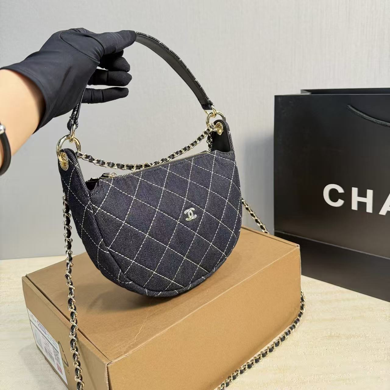 CHANE1 チェーンデニムハンドバッグ【50％割引+送料無料】