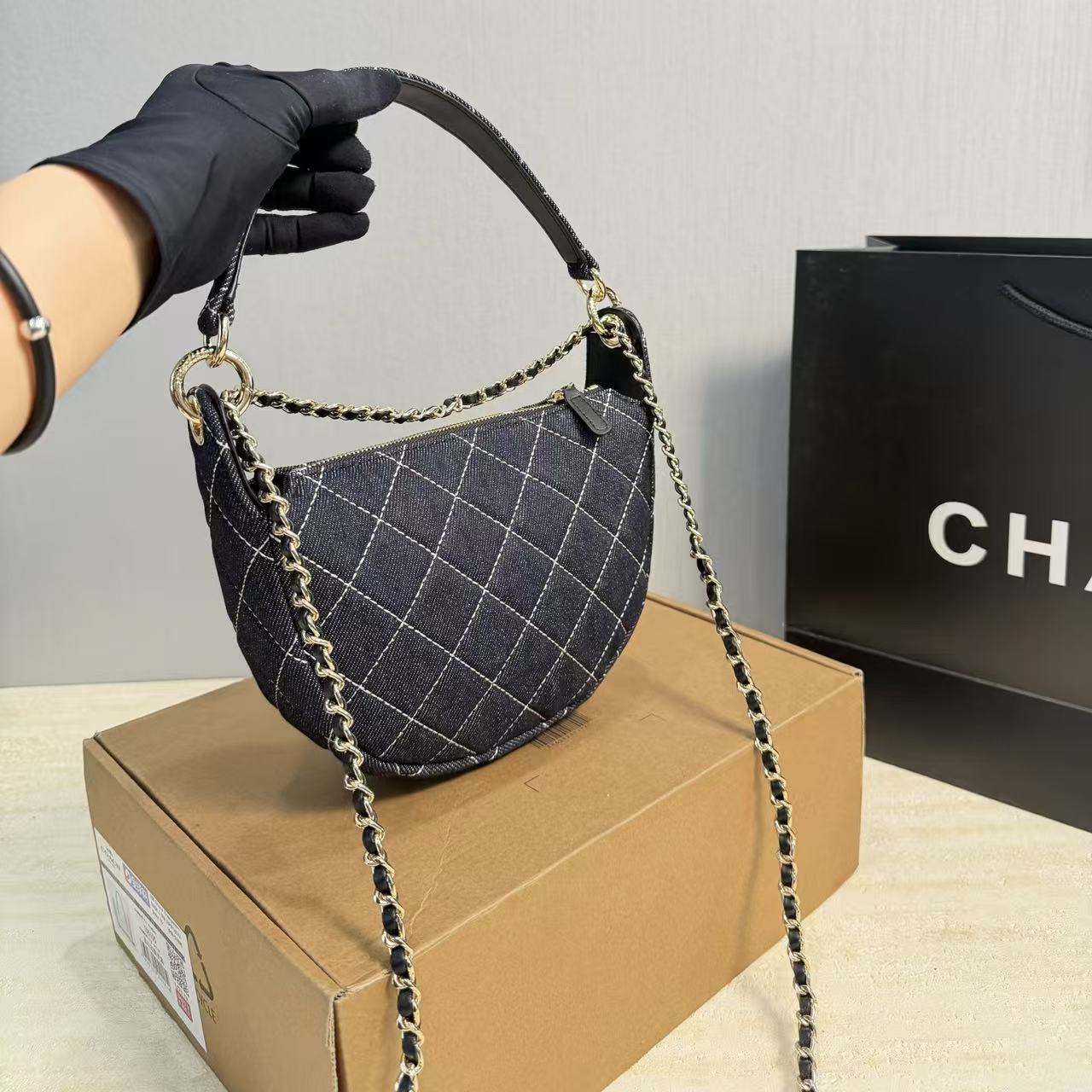 CHANE1 チェーンデニムハンドバッグ【50％割引+送料無料】