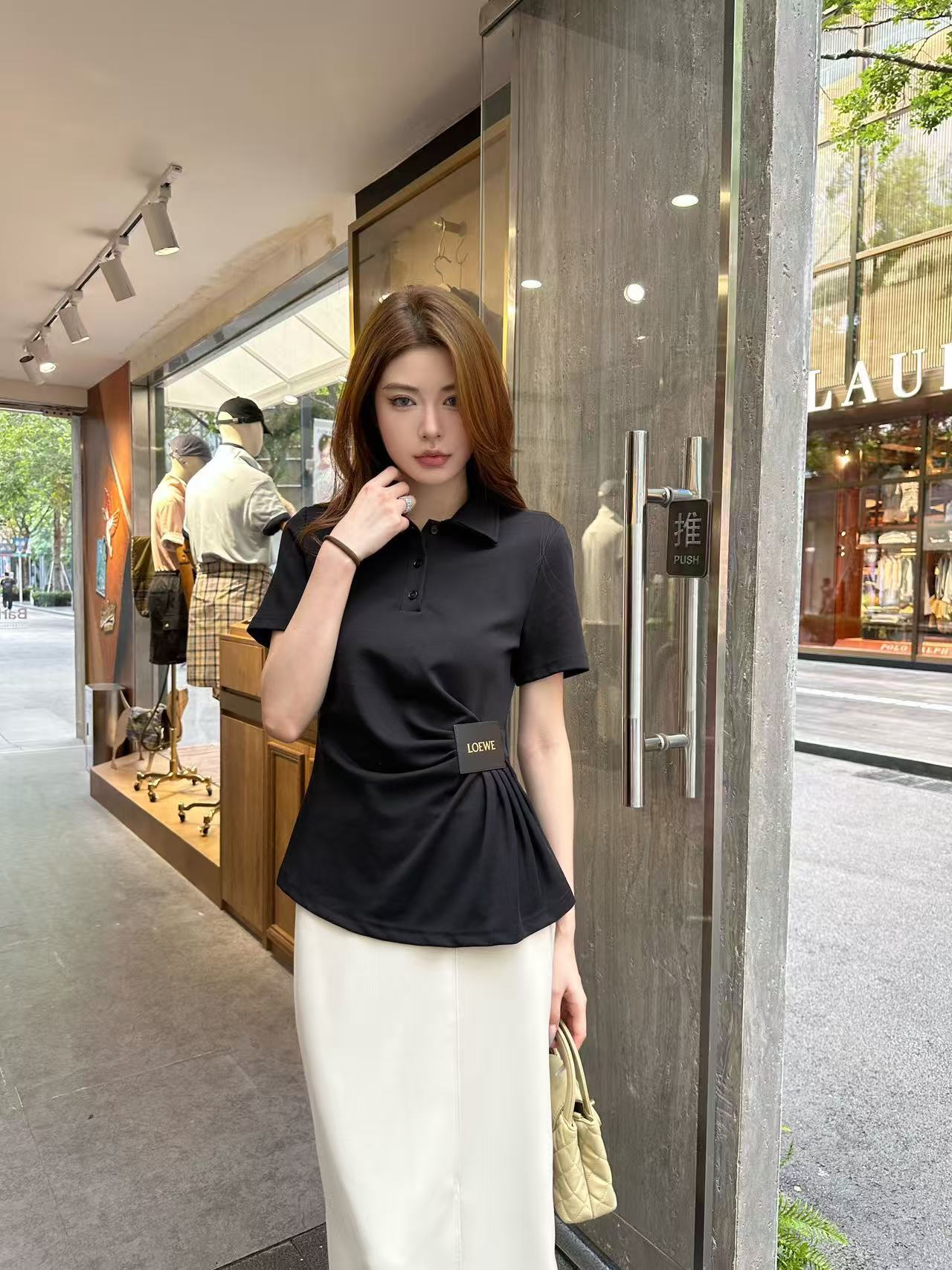 L0WEW プリーツボタンアップレタートップ【50％割引+送料無料】