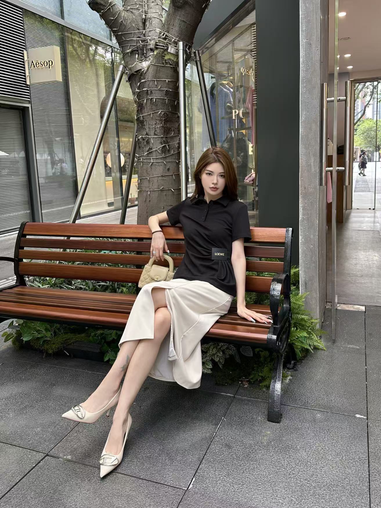 L0WEW プリーツボタンアップレタートップ【50％割引+送料無料】