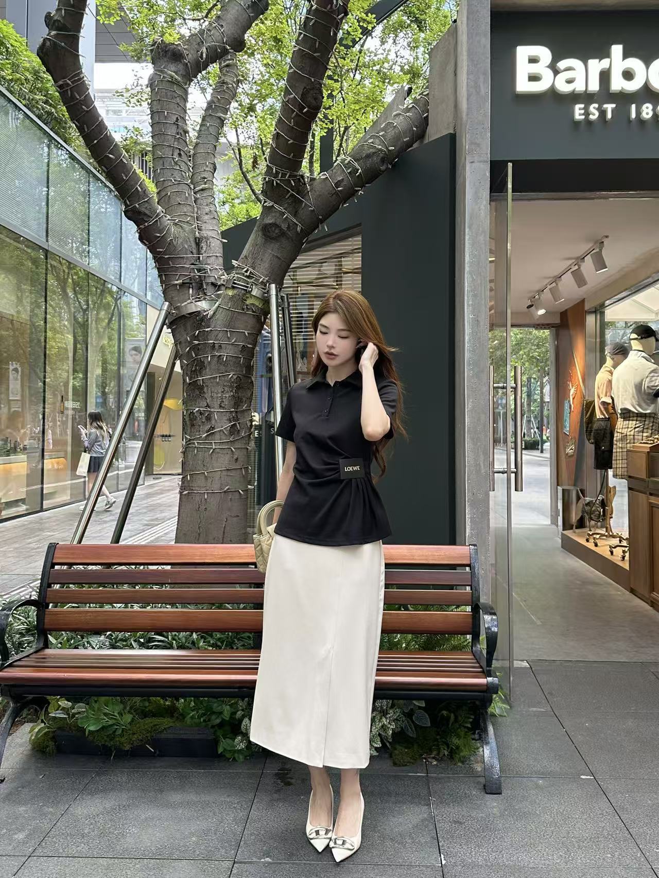 L0WEW プリーツボタンアップレタートップ【50％割引+送料無料】