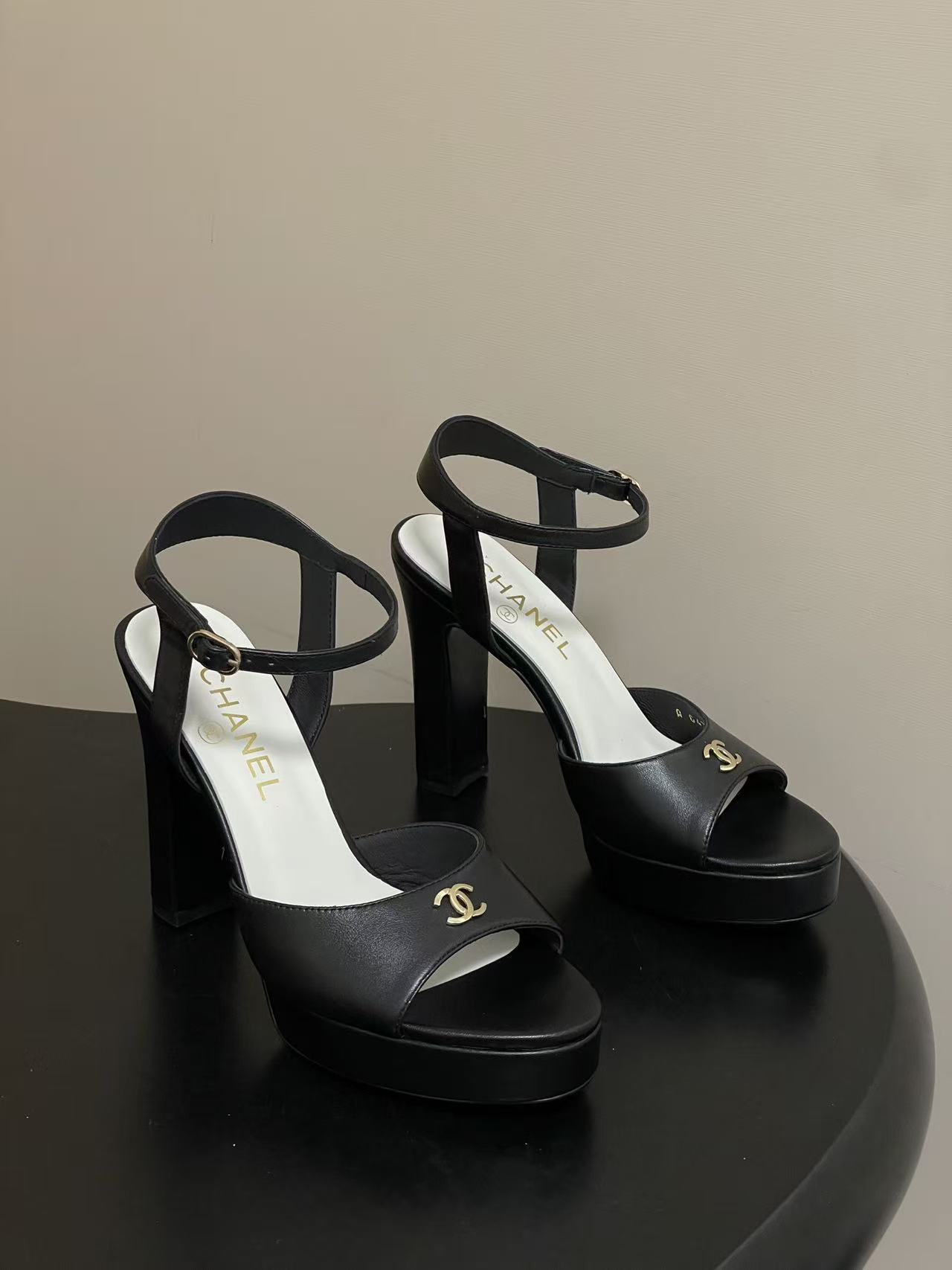 CHANE1 高品質ダブルCハイヒールサンダル【50％割引+送料無料】