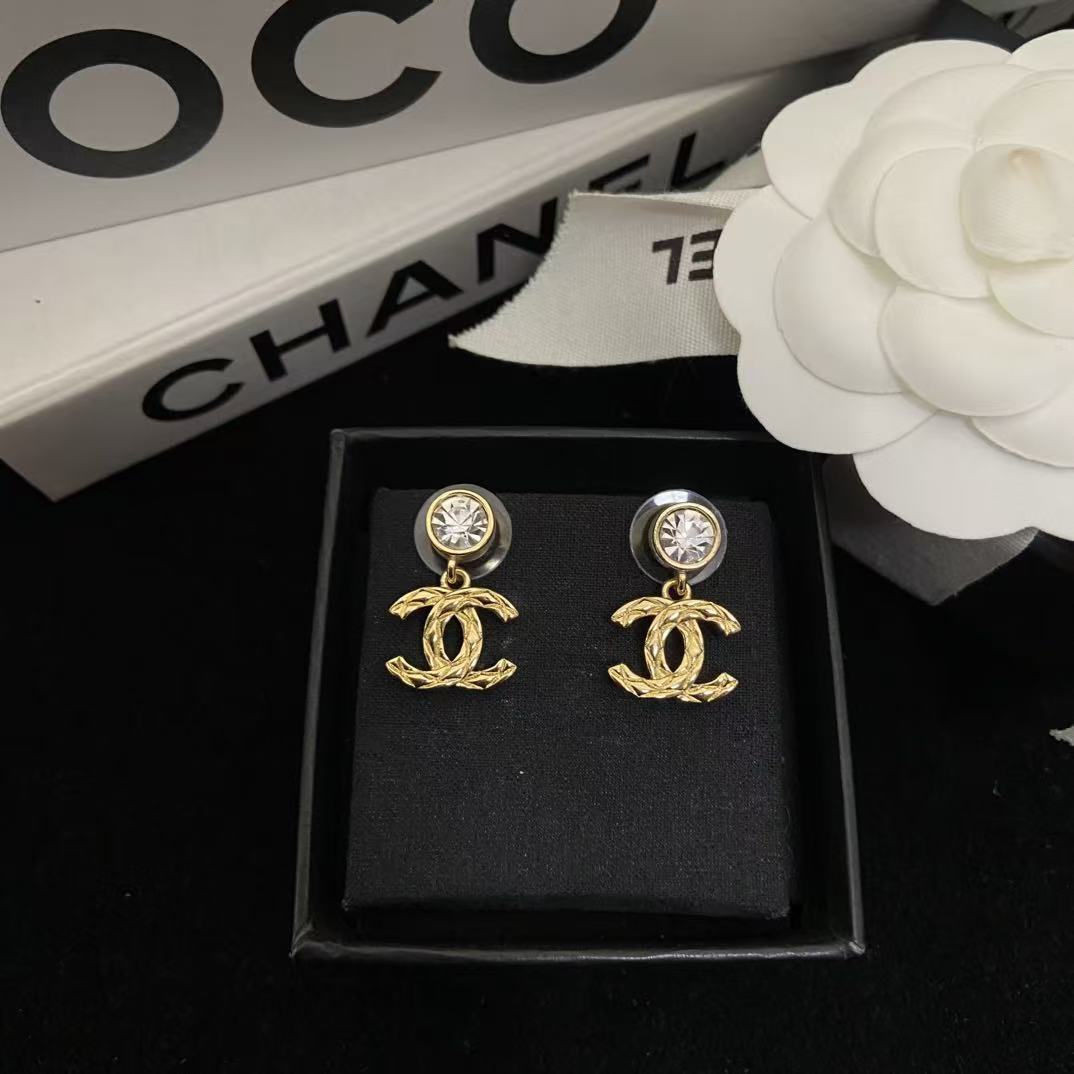 CHANE1 ダブルC ダイヤモンド スタッドピアス【50％割引+送料無料】