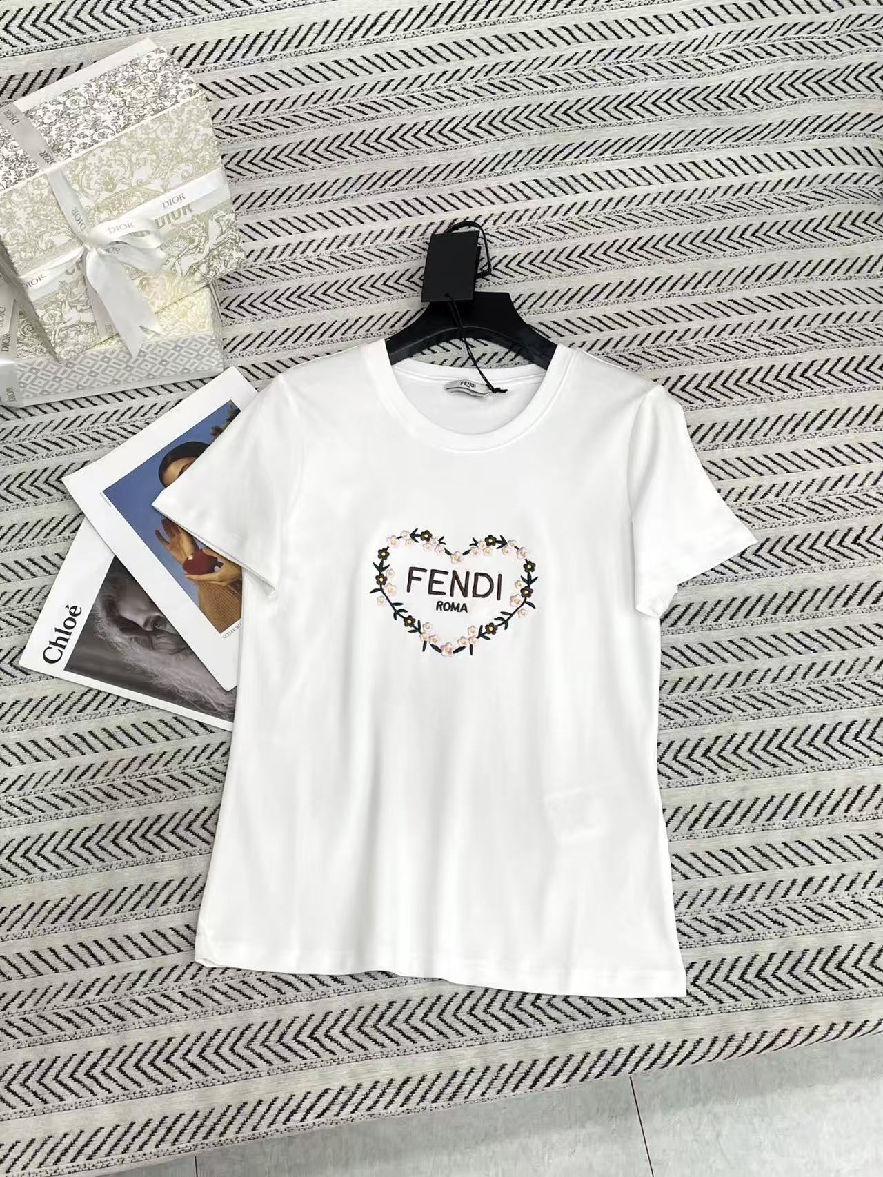 FEND1 プリントハートレターTシャツ【50％割引+送料無料】