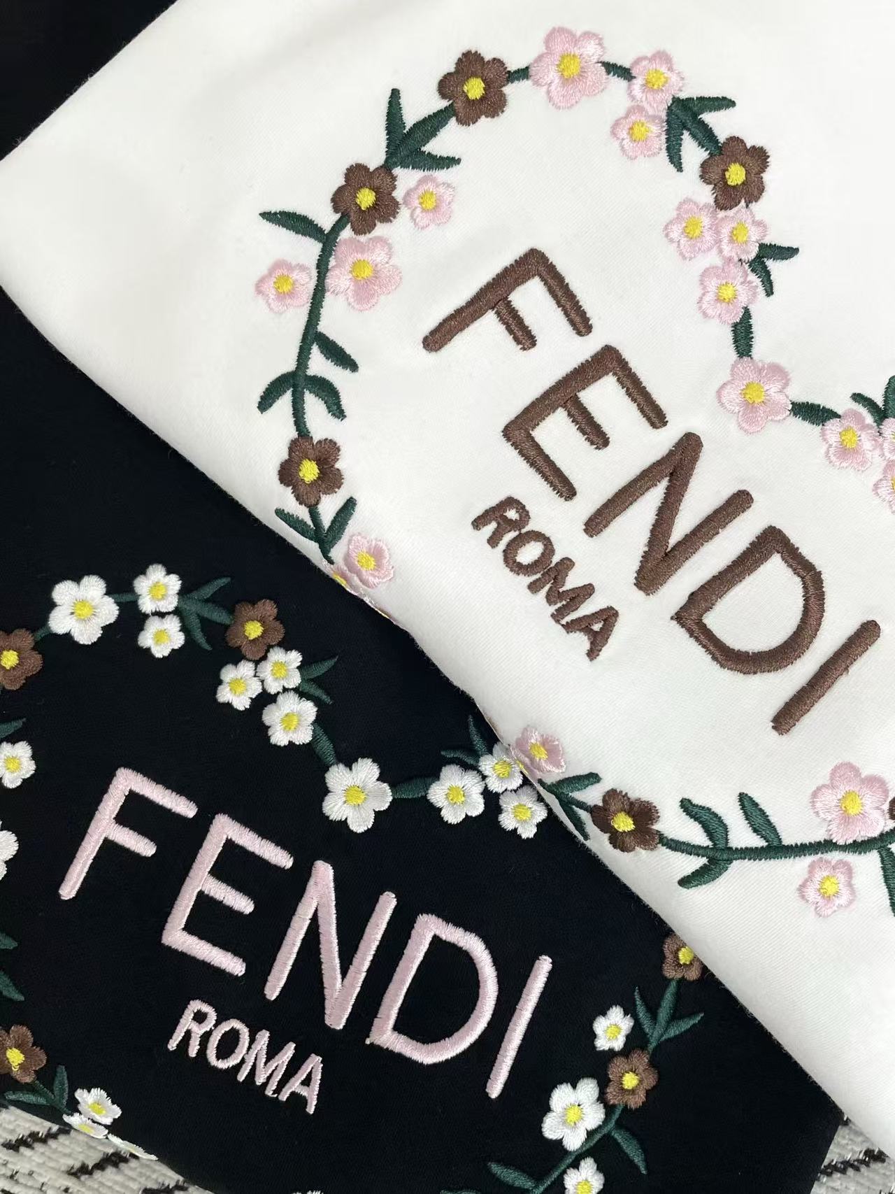 FEND1 プリントハートレターTシャツ【50％割引+送料無料】